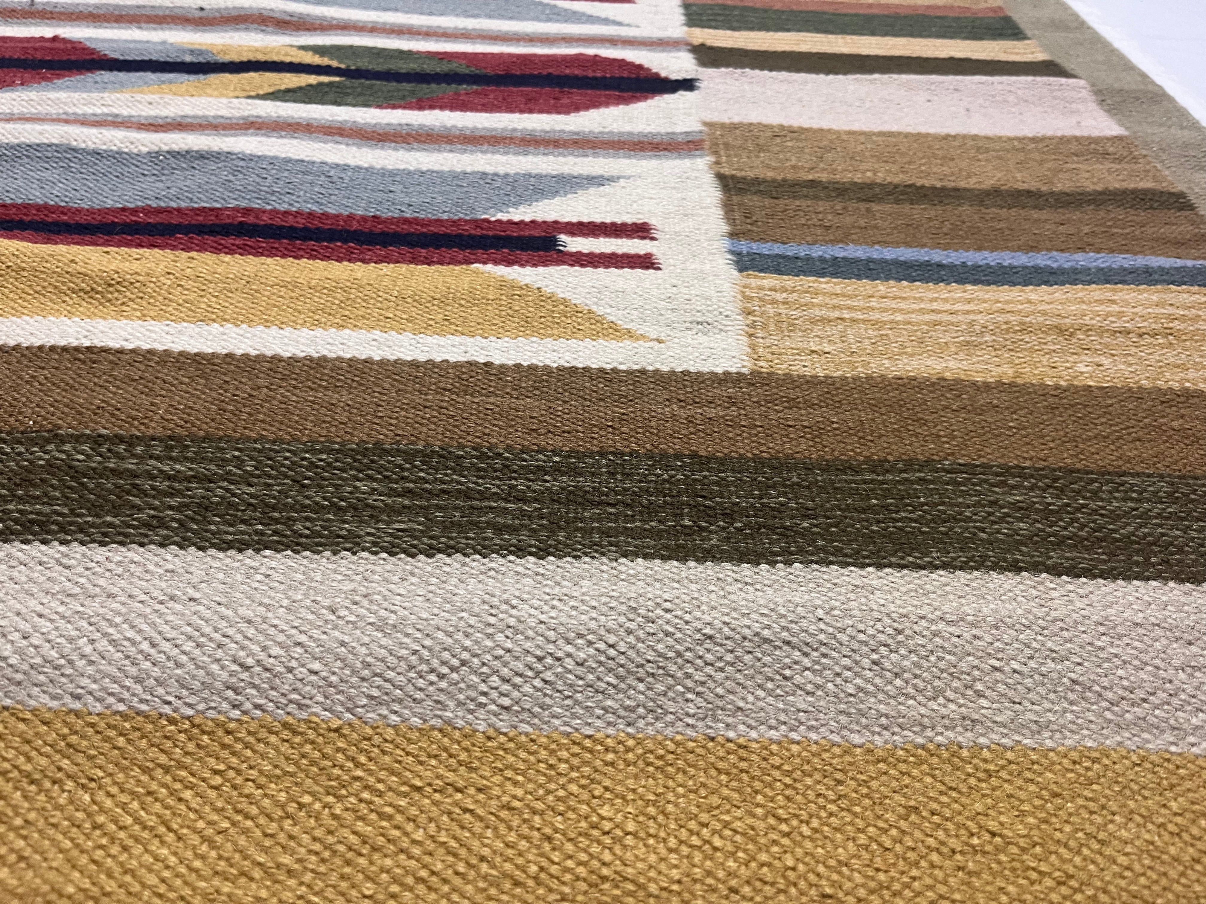 Vintage Swedish Kilim Rug 4' 0" x 5' 6''