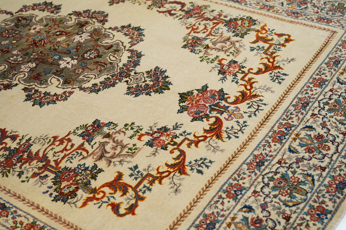 Extremely Fine Antique Tehran Rug Wool with all design in Silk 4'5'' x 6'8''