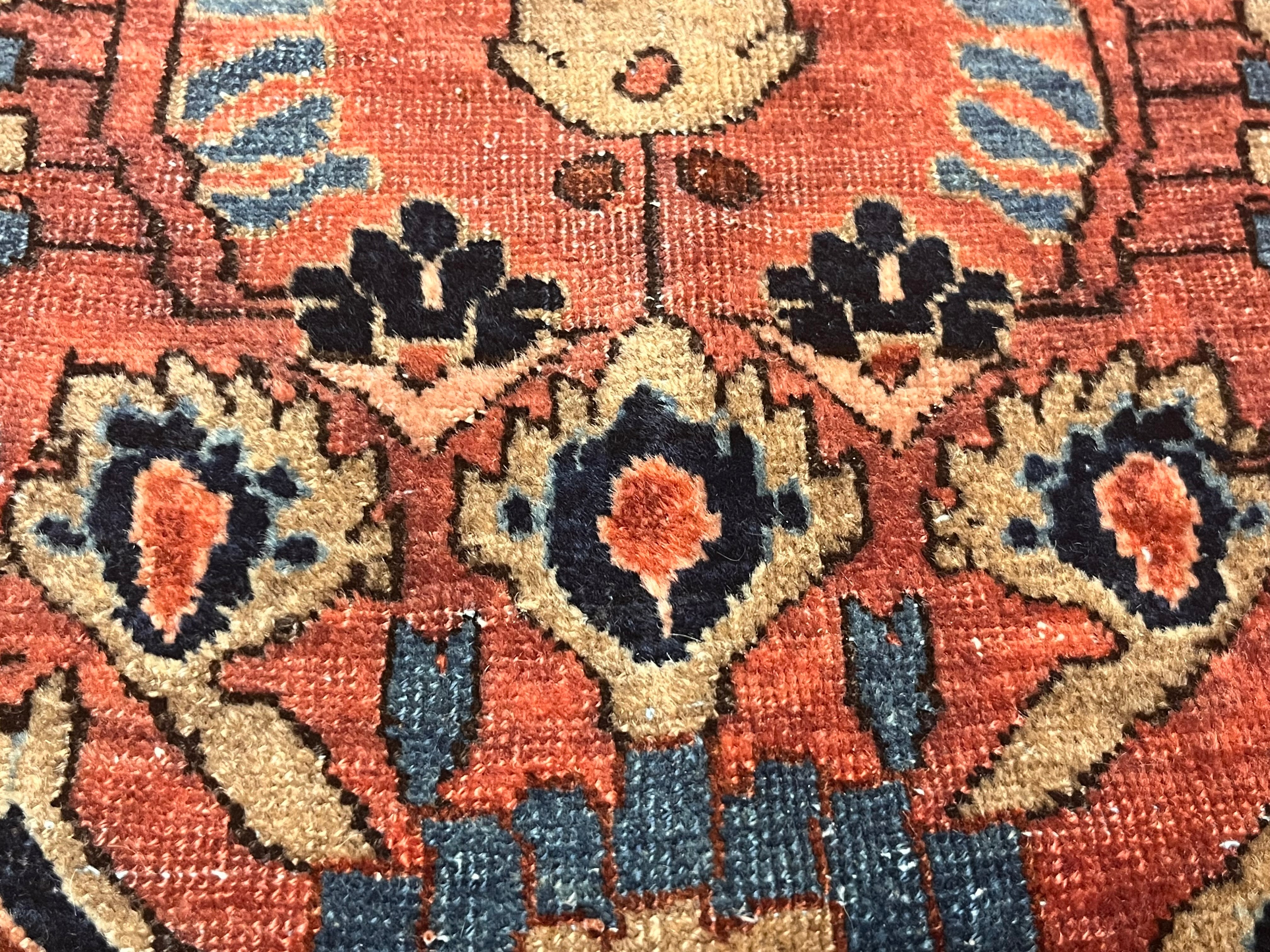 Antique Sarouk Rug 2'8" x 5' 0"