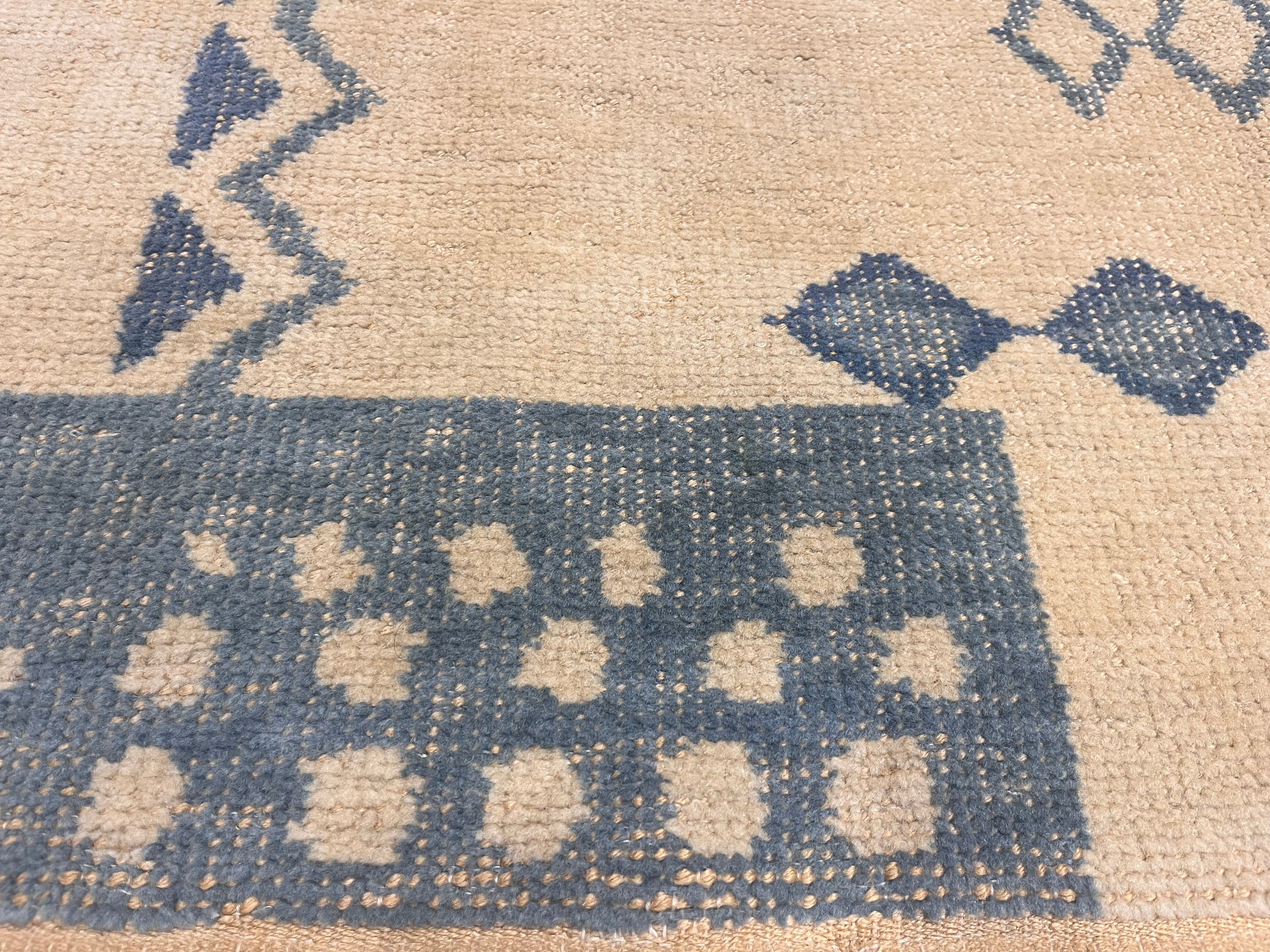 Fine Mid Century Scandinavian Rug 4'0" x 6' 4"