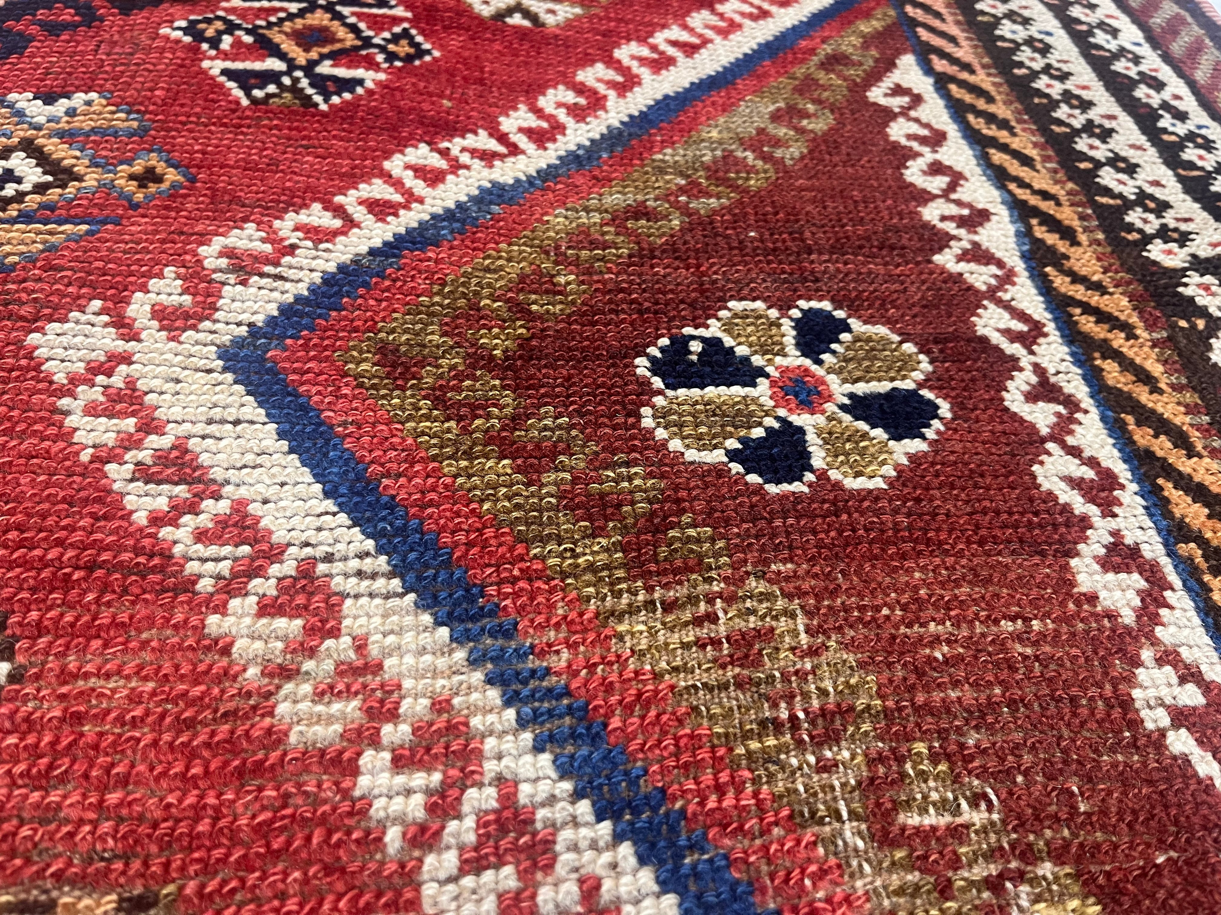 Fine Antique Persian Qashqai Rug 4' 3" x 7' 3"