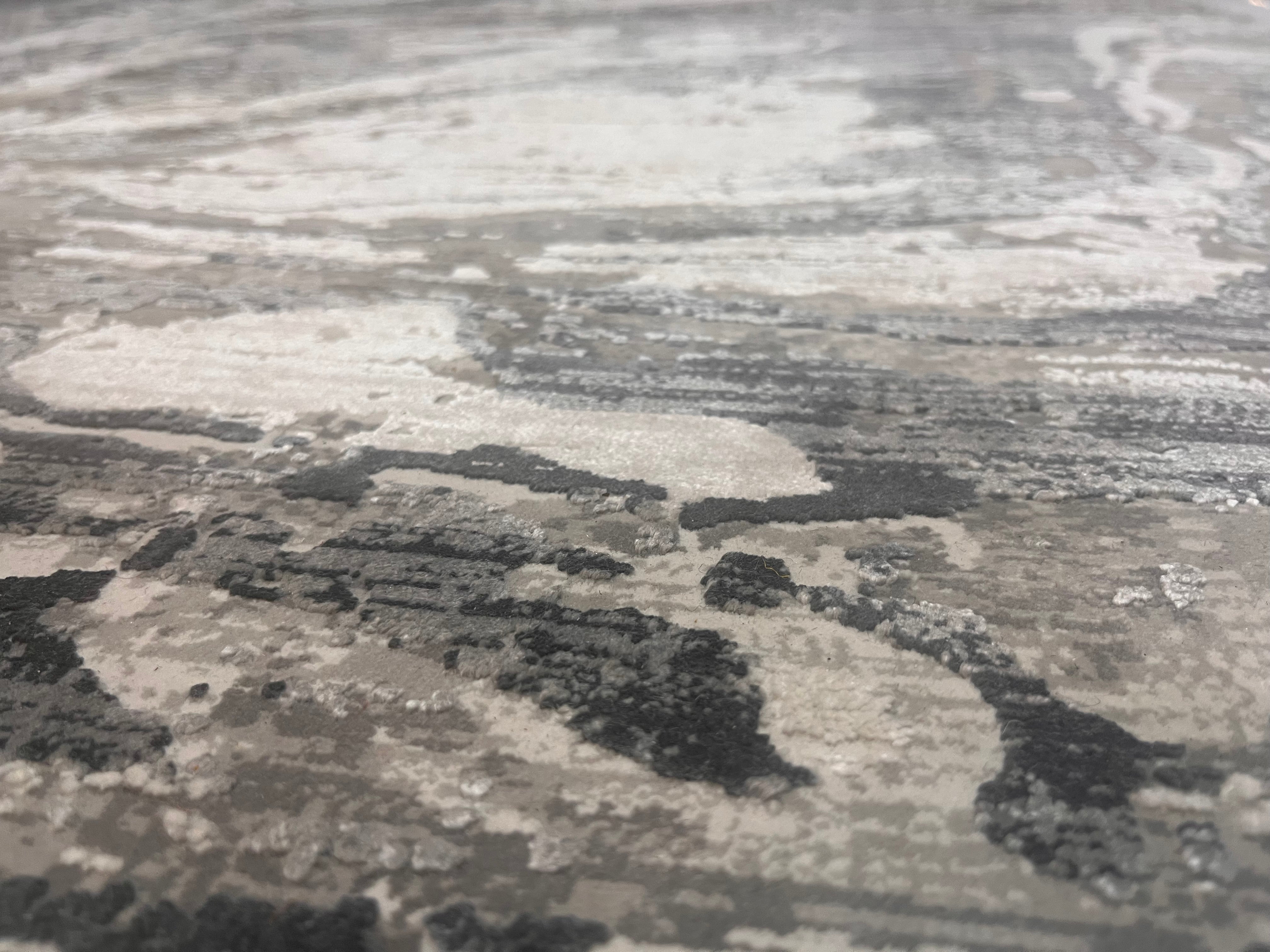 Fine Modern Silk Rug 5'2" x 7' 6''