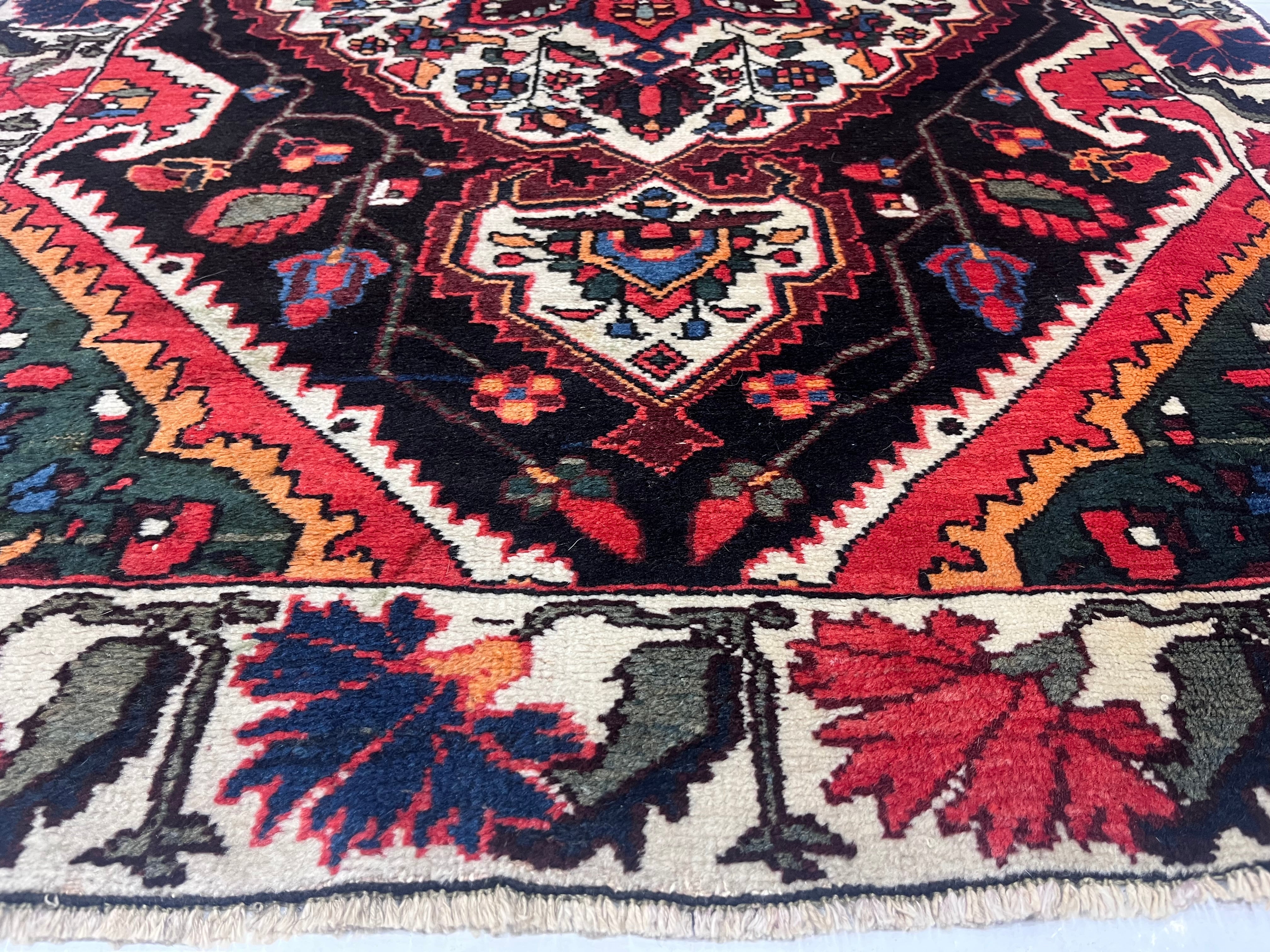 Fine Antique Bakhtiari Rug 3' 4'' x 9' 11''