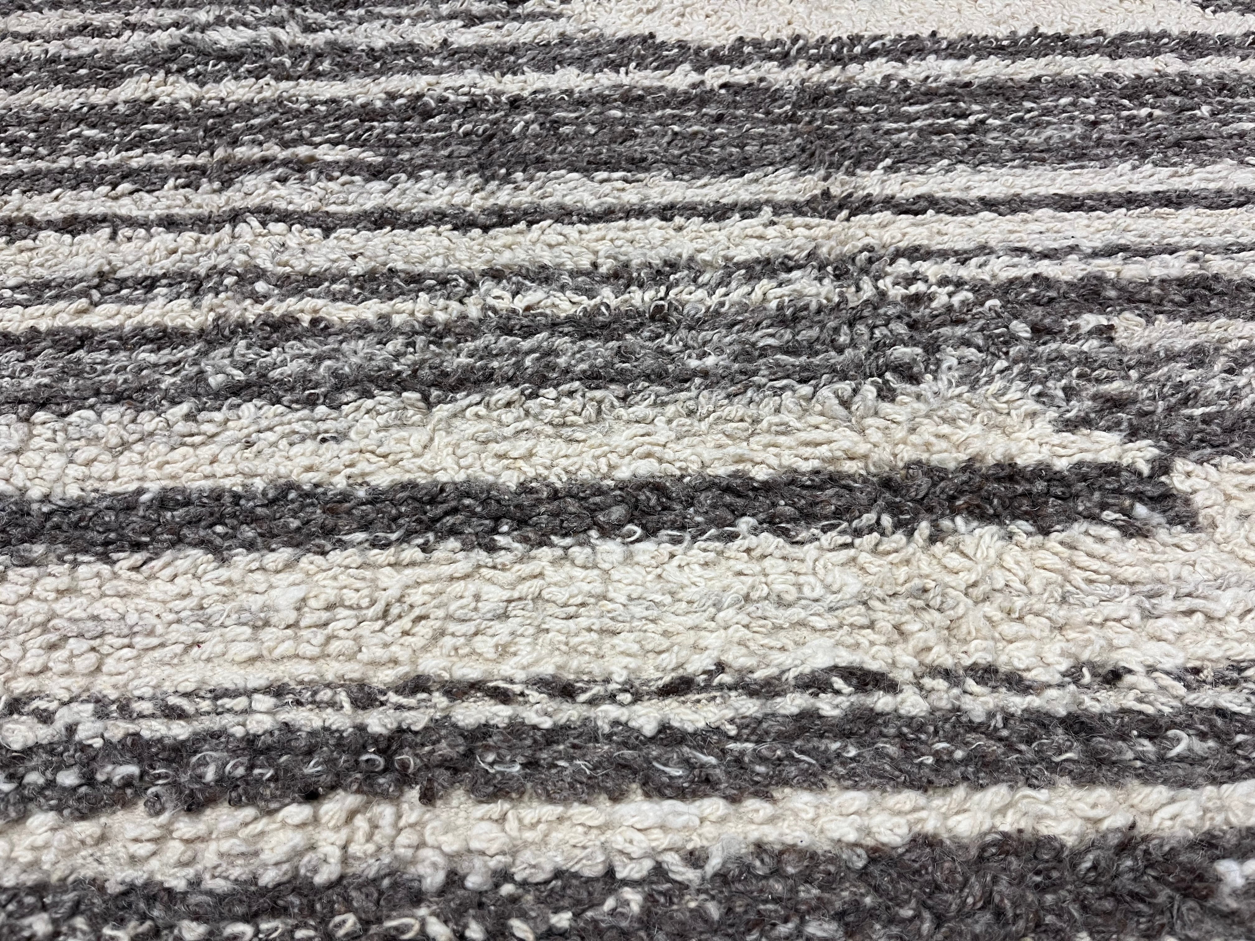 Fine Vintage Moroccan Wool Rug 6' 5'' x 9' 0"