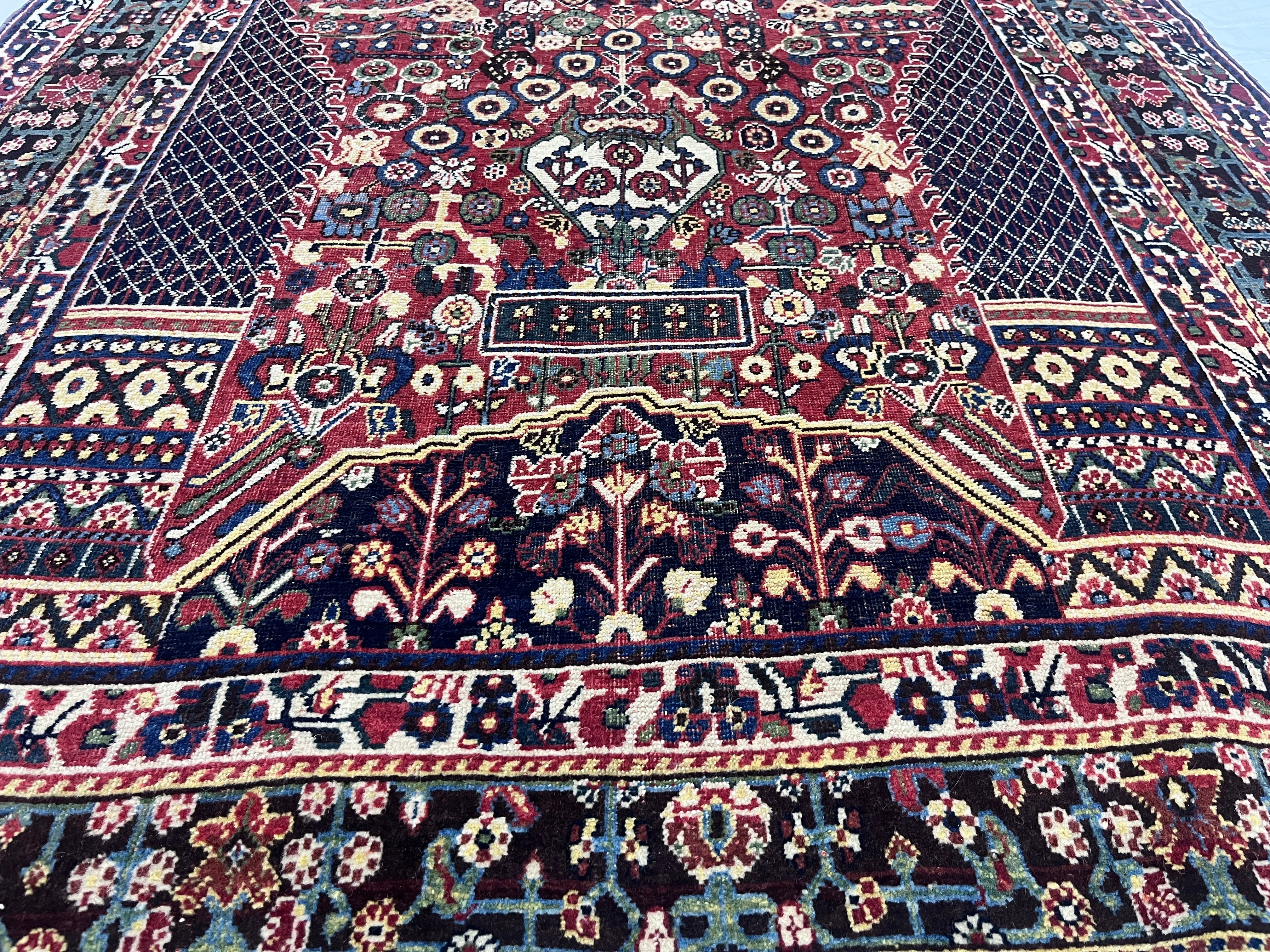 Fine Antique Qashqai Tribal Wool Rug 4'9" x 8' 2''