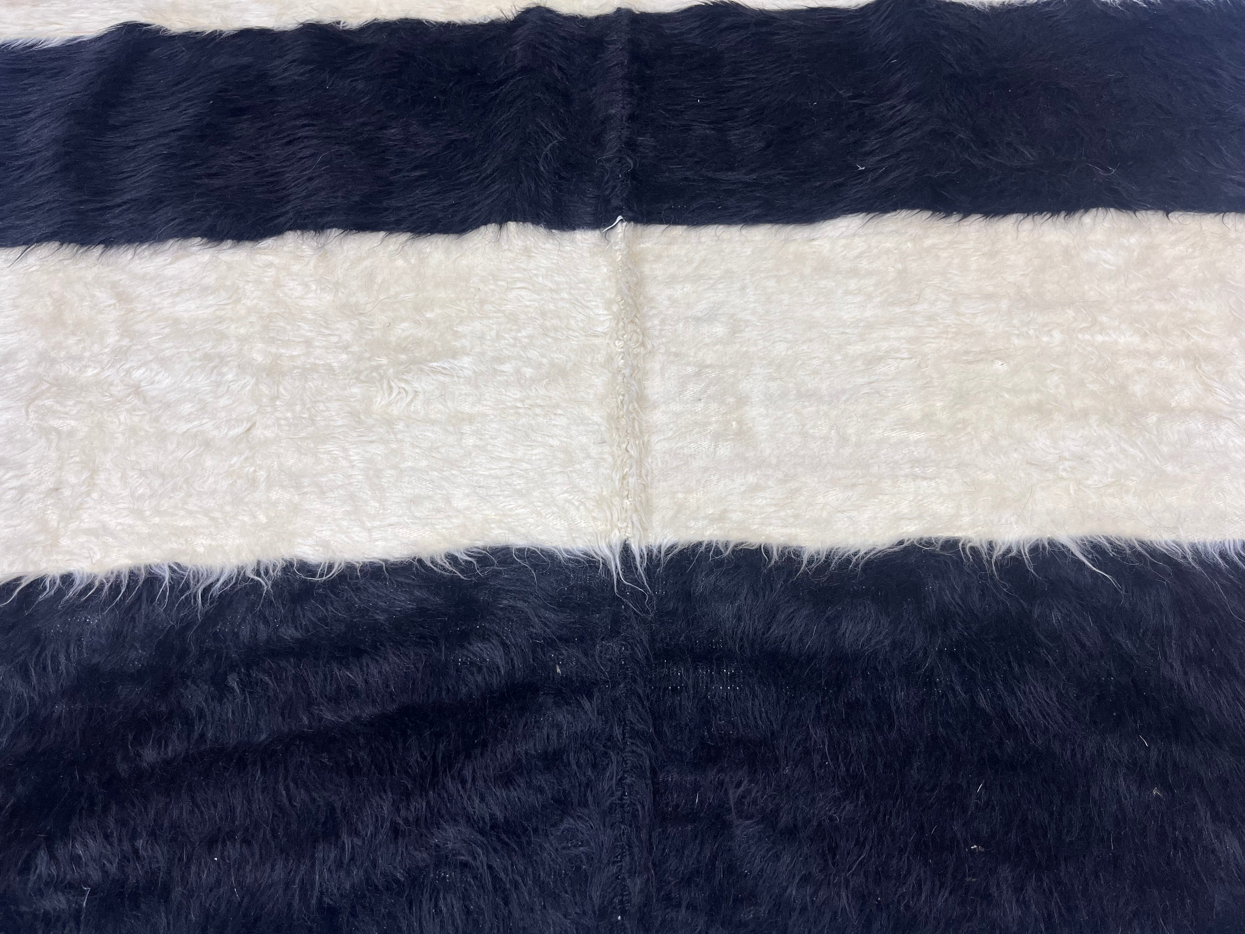 Fine Vintage Moroccan Wool Rug 4'11" x 7' 1''