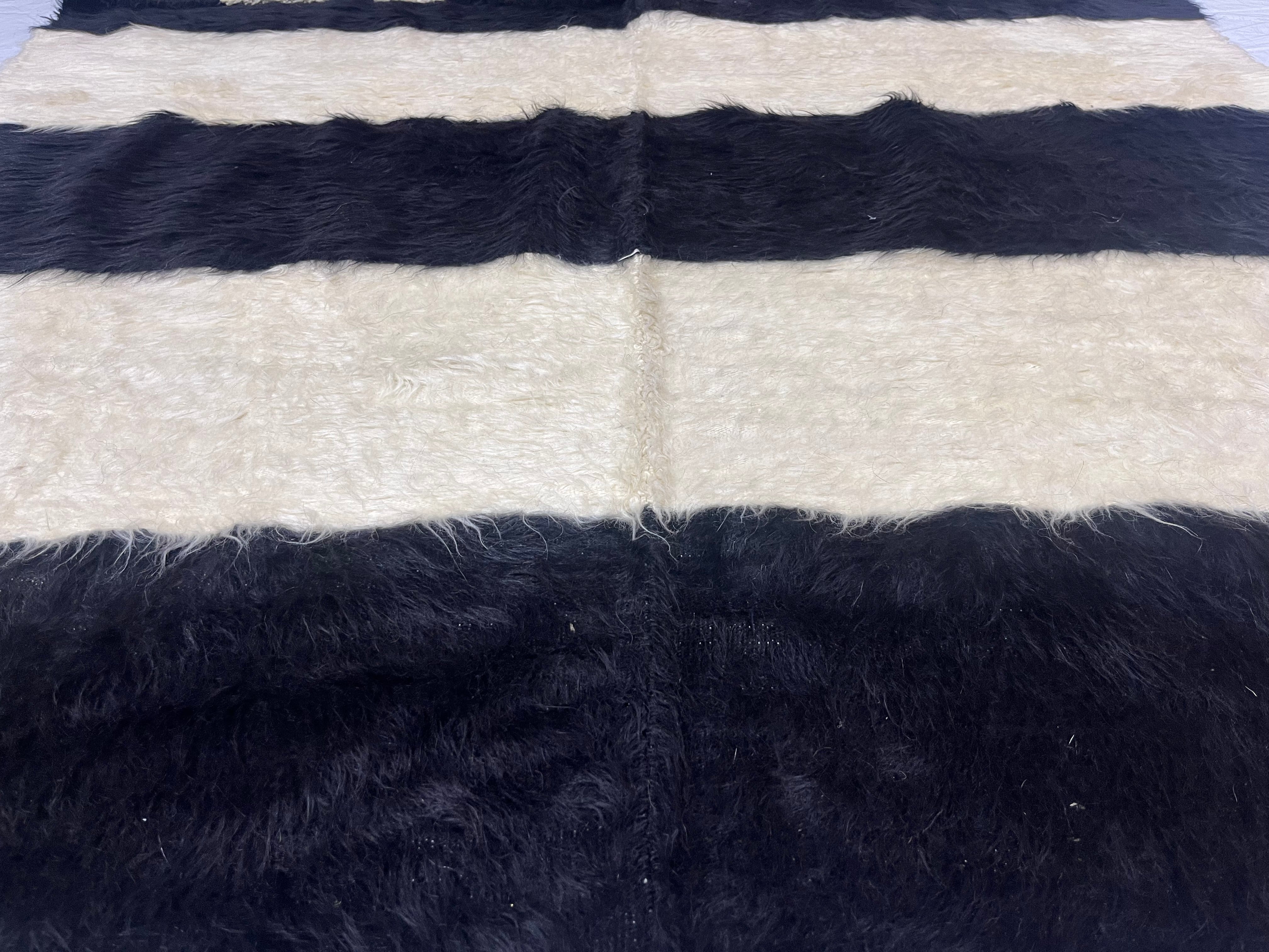 Fine Vintage Moroccan Wool Rug 4'11" x 7' 1''