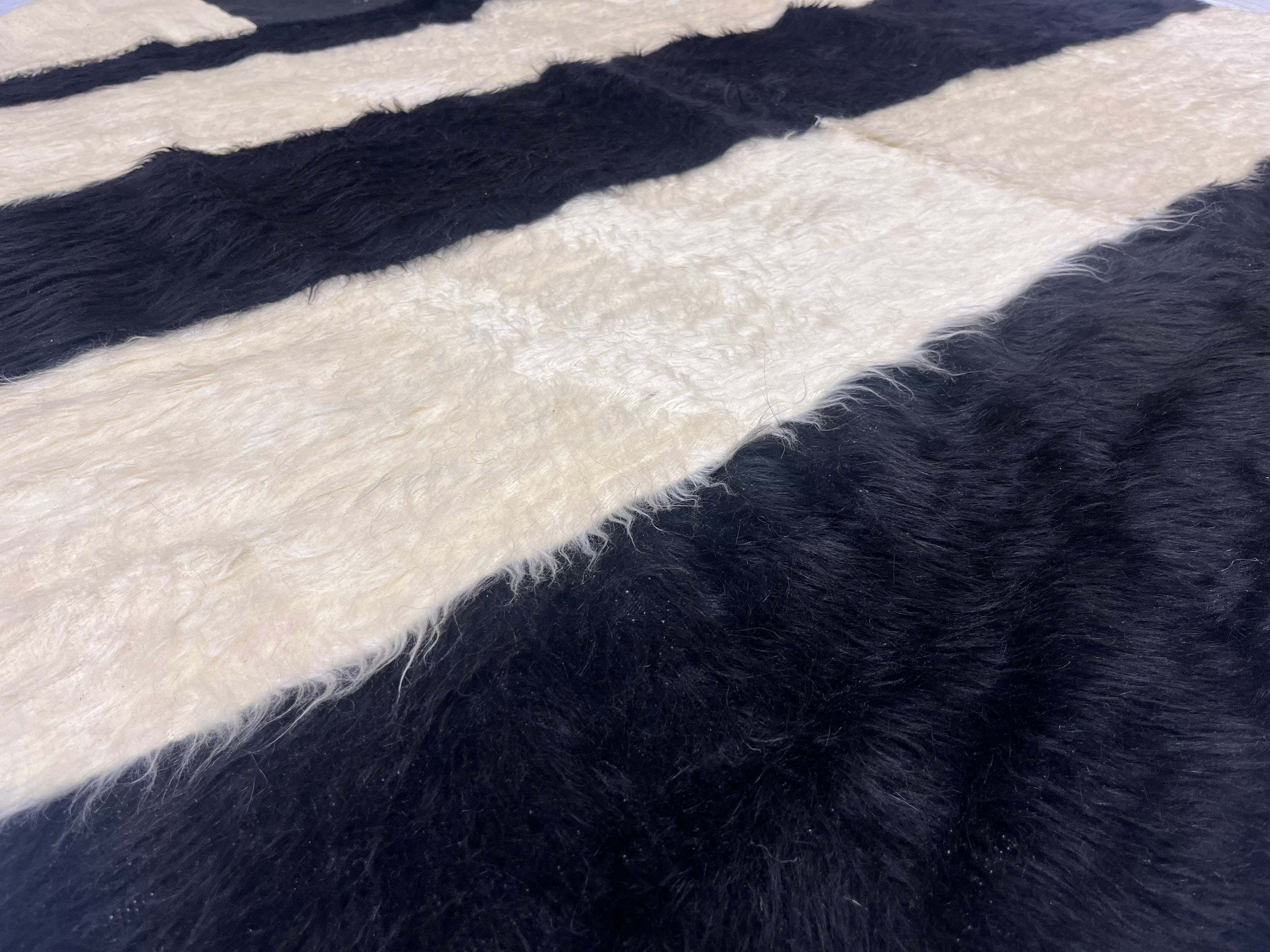 Fine Vintage Moroccan Wool Rug 4'11" x 7' 1''