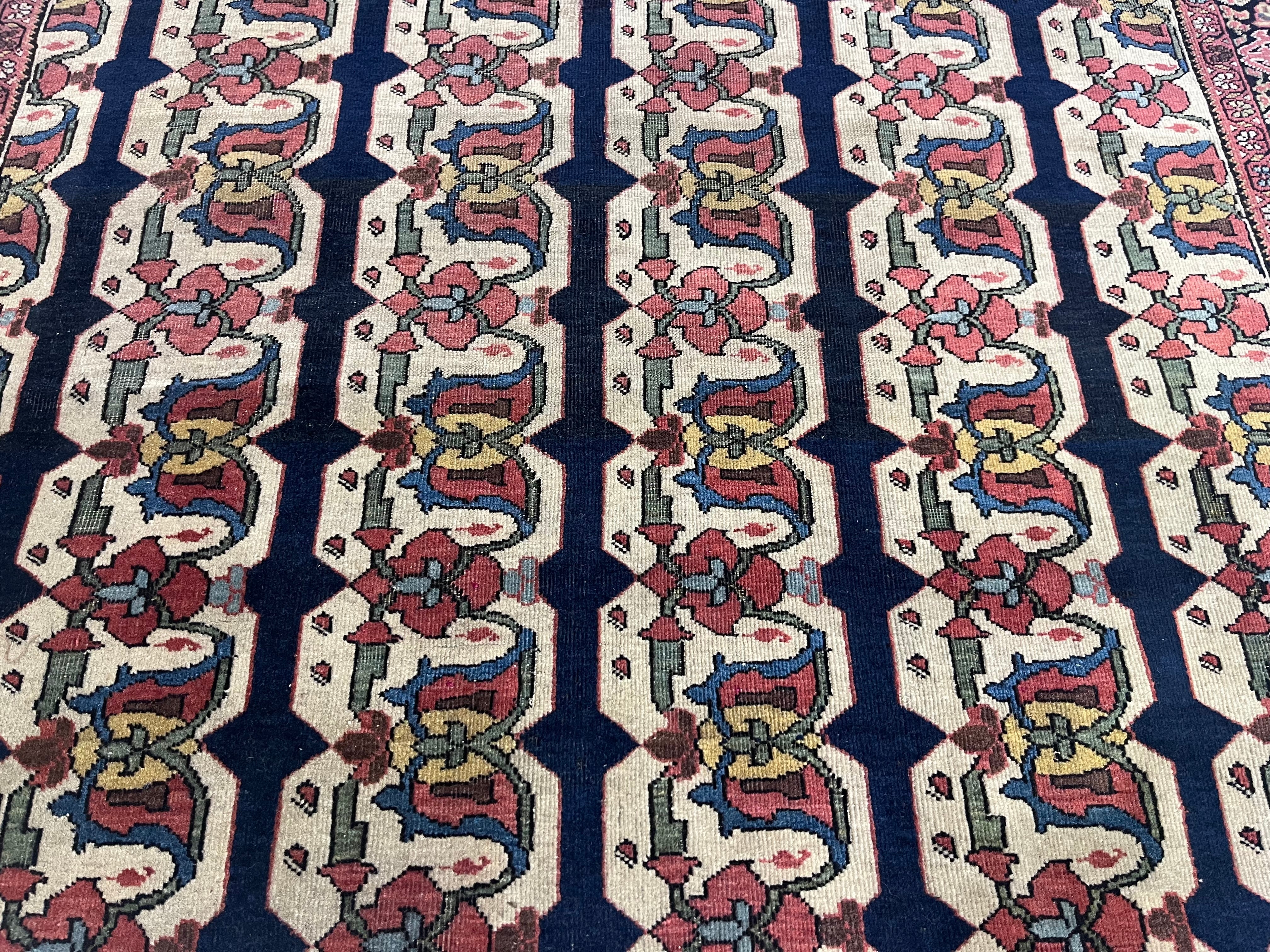 Fine Antique Farahan Sarouk Rug 4'0" x 6' 5"