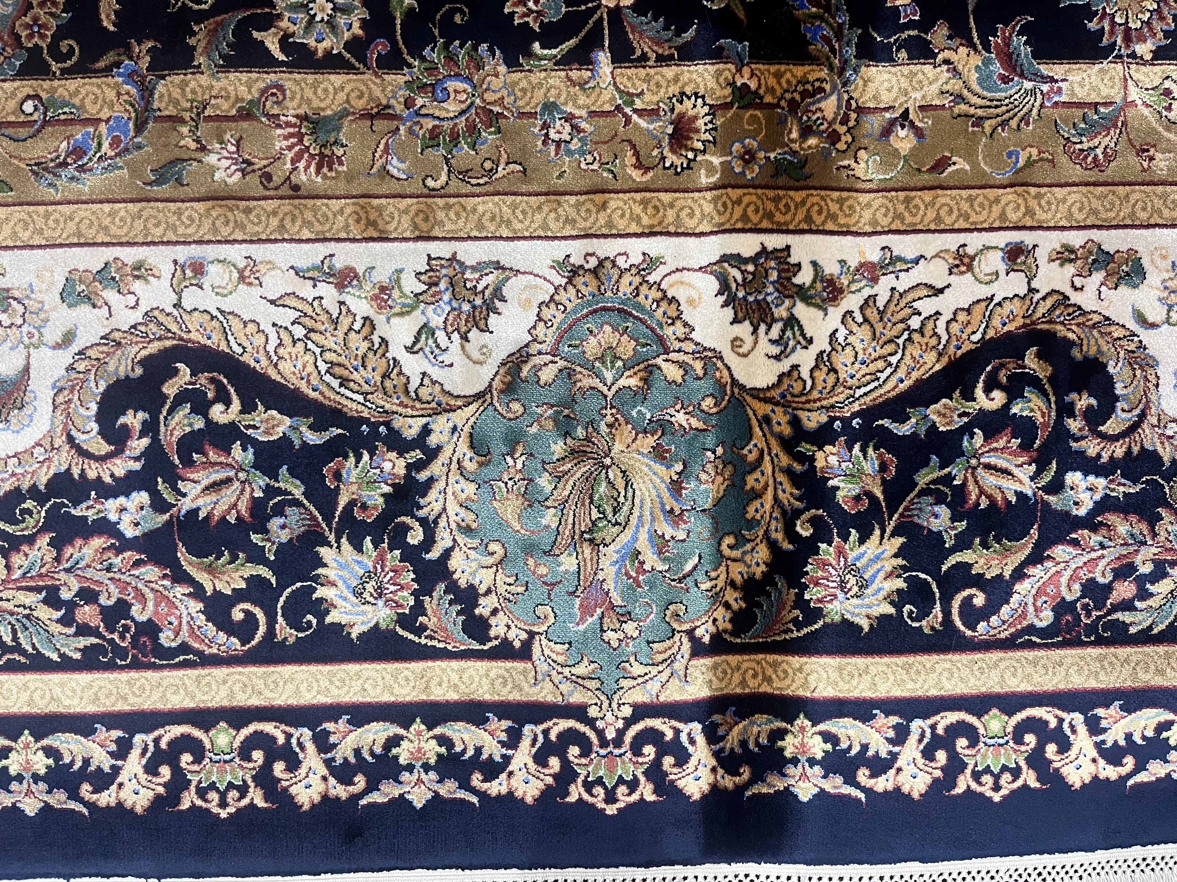 Modern Silk Design Rug 6'4'' x 9'7''