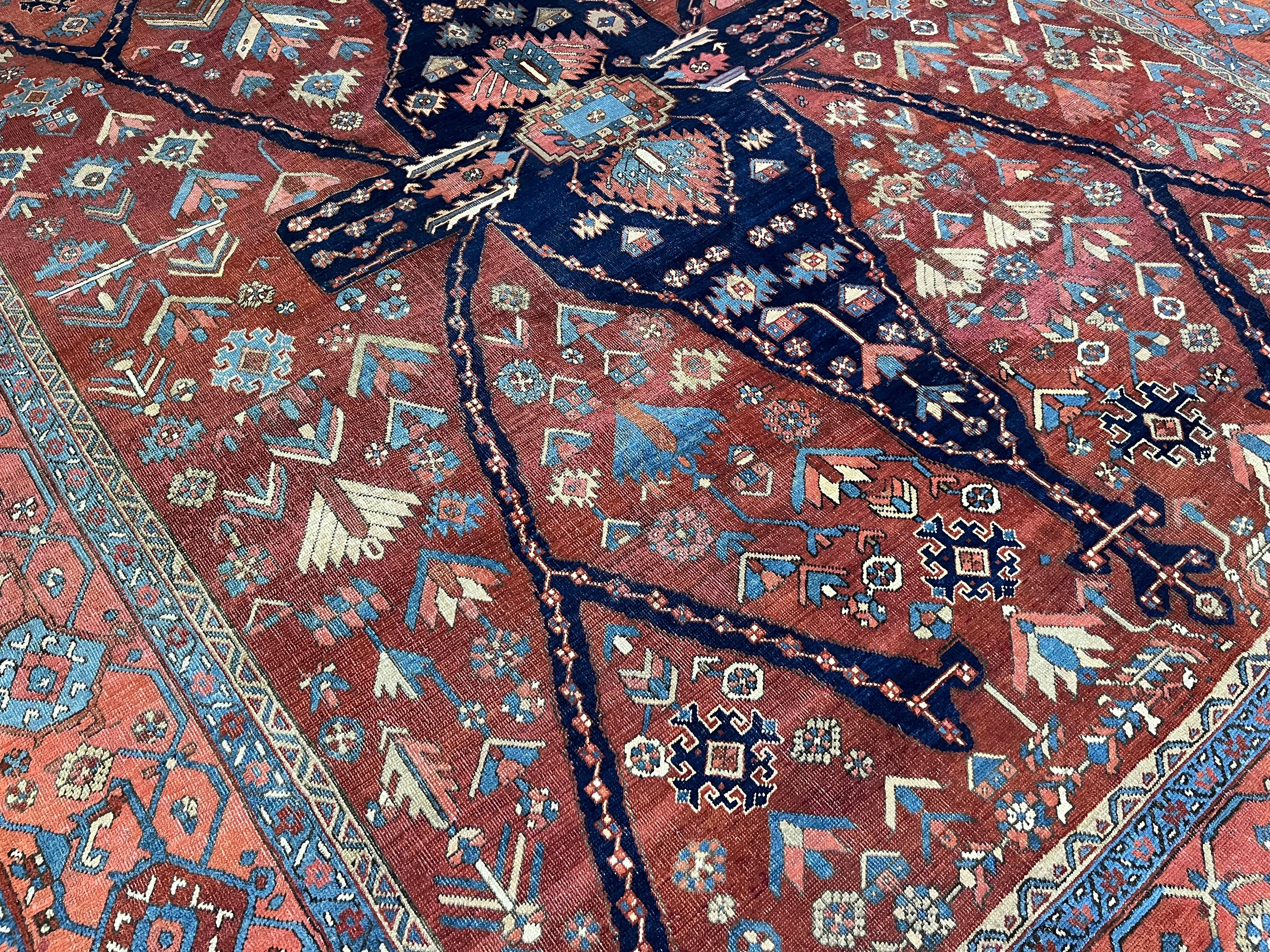Fine Antique Heriz Serapi Rug 8' 2'' x 10' 4''