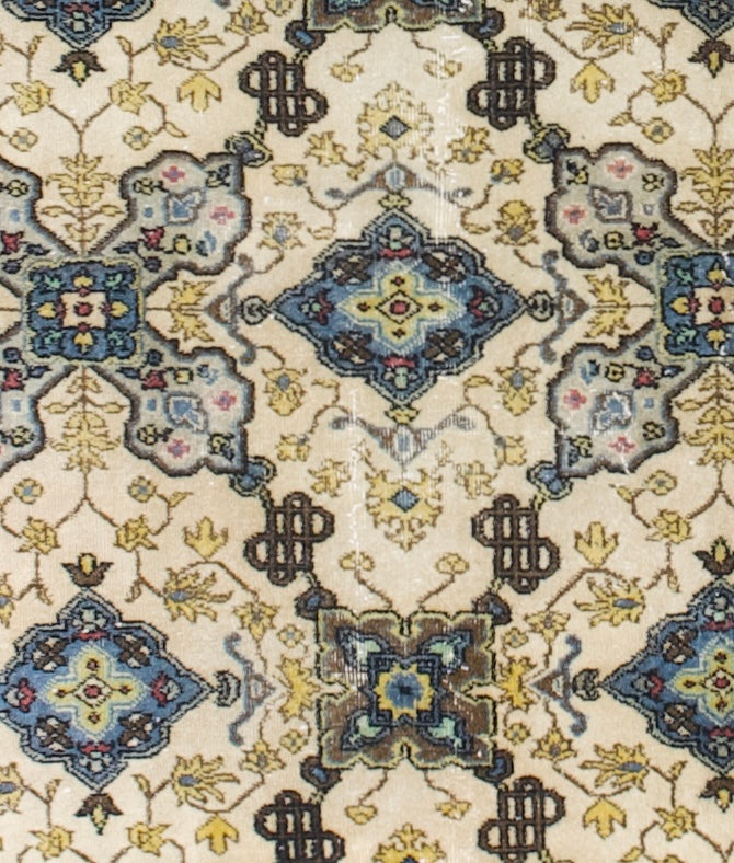 Fine Vintage Tabriz Rug 6'6" x 9' 3''