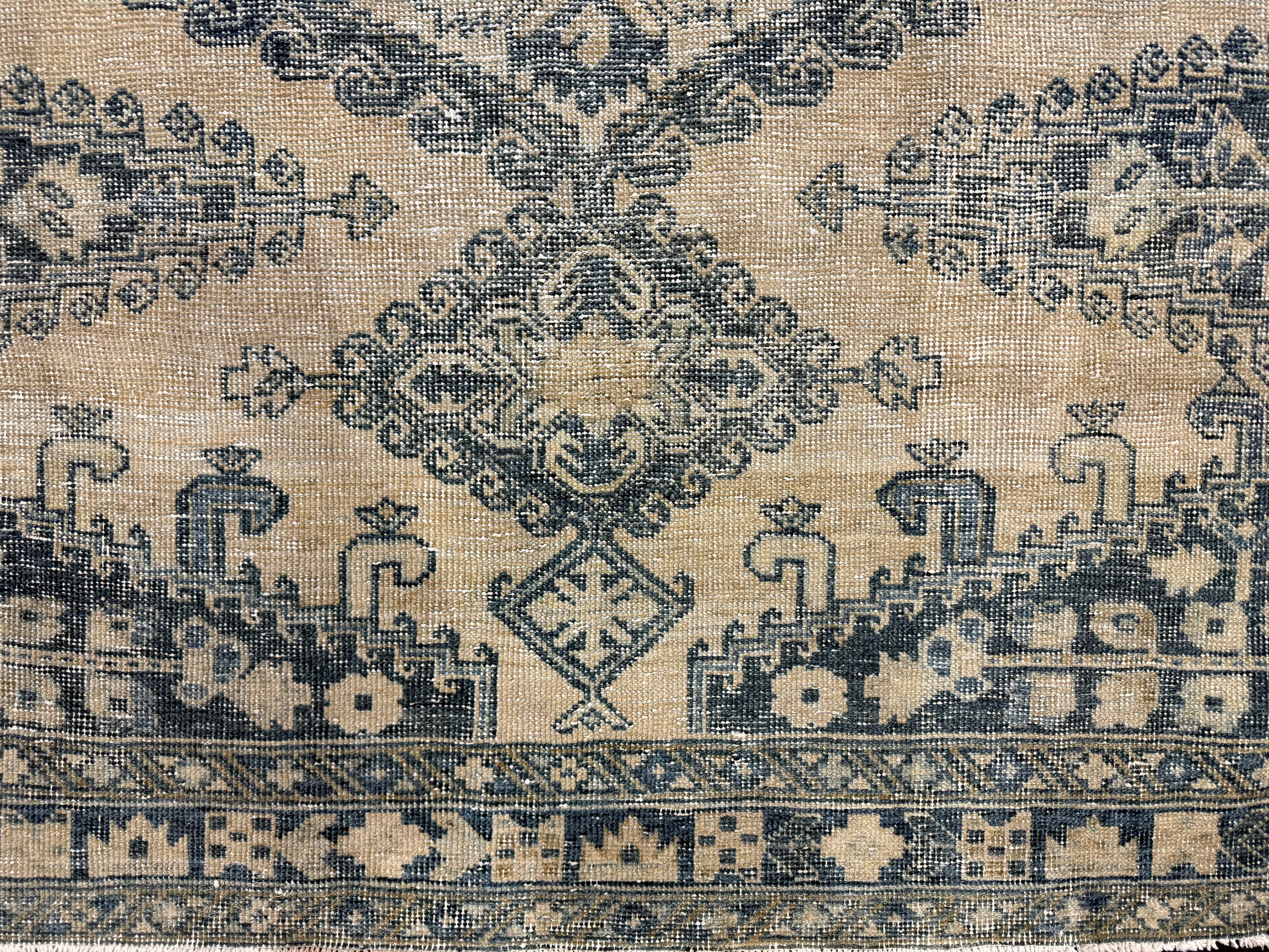 Fine Vintage Malayer Rug 5'3" x 6' 7"