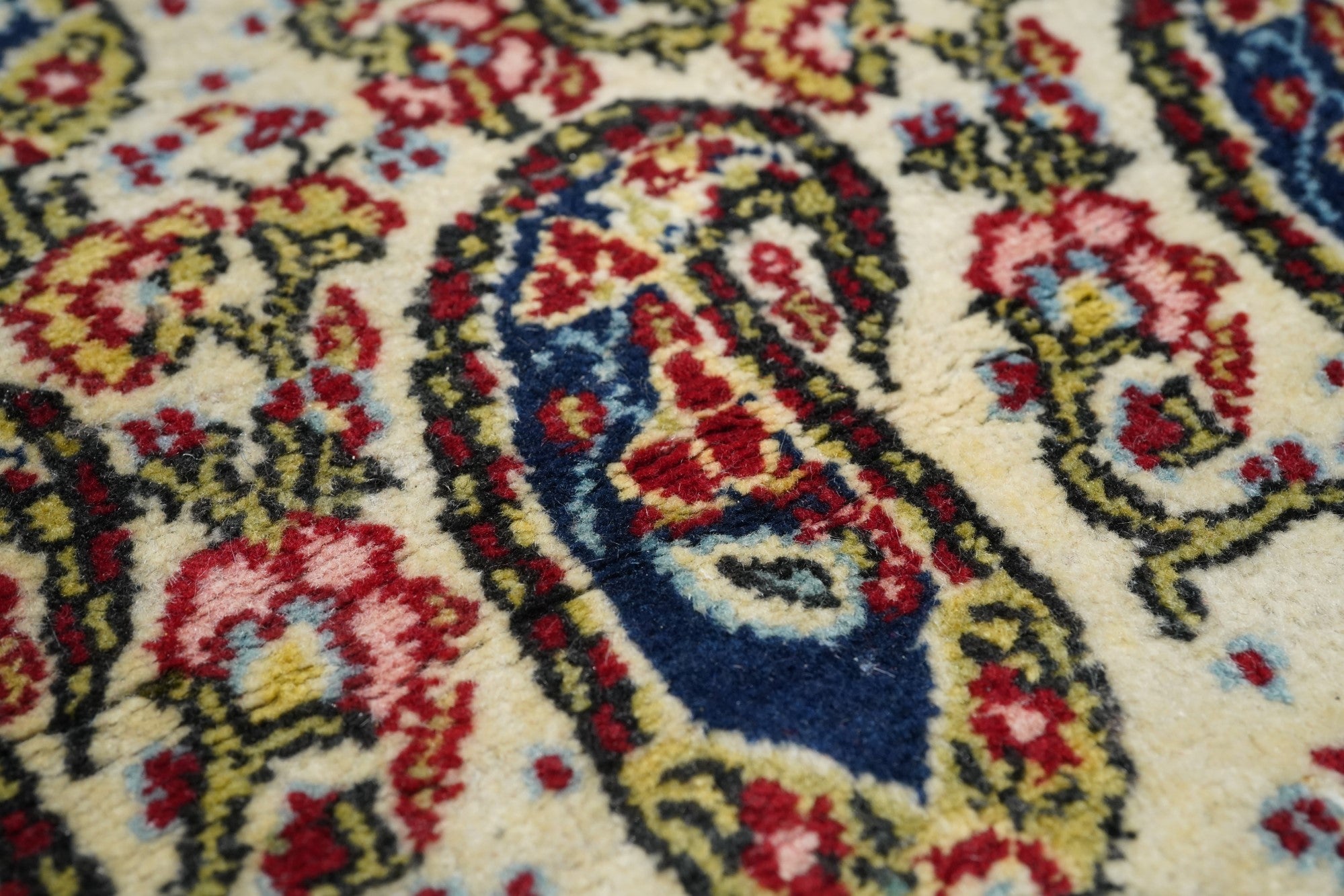 Vintage Qum Rug 4'6'' x 6'7''