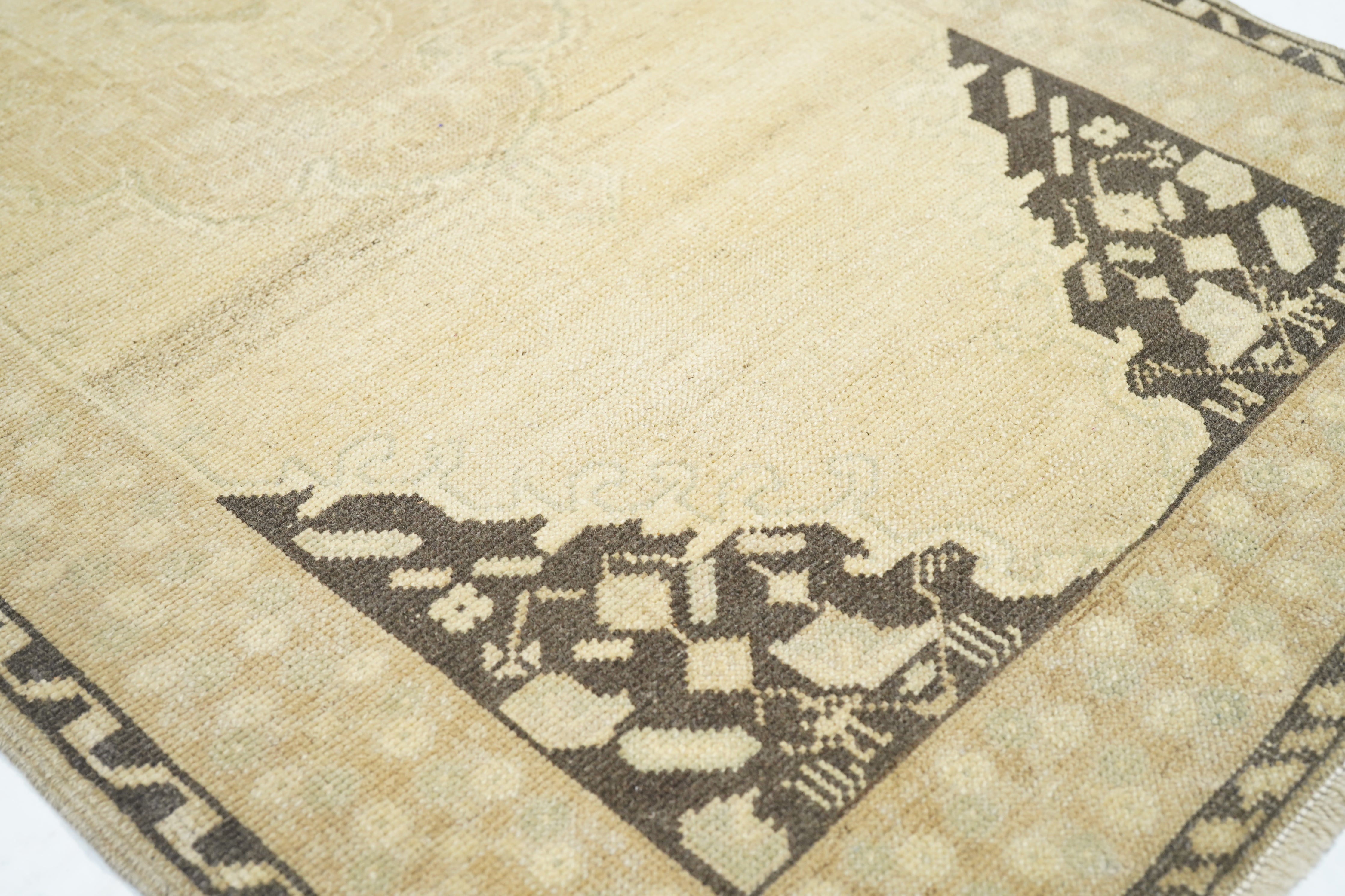 Geometric Rug 2'11'' x 5'10''