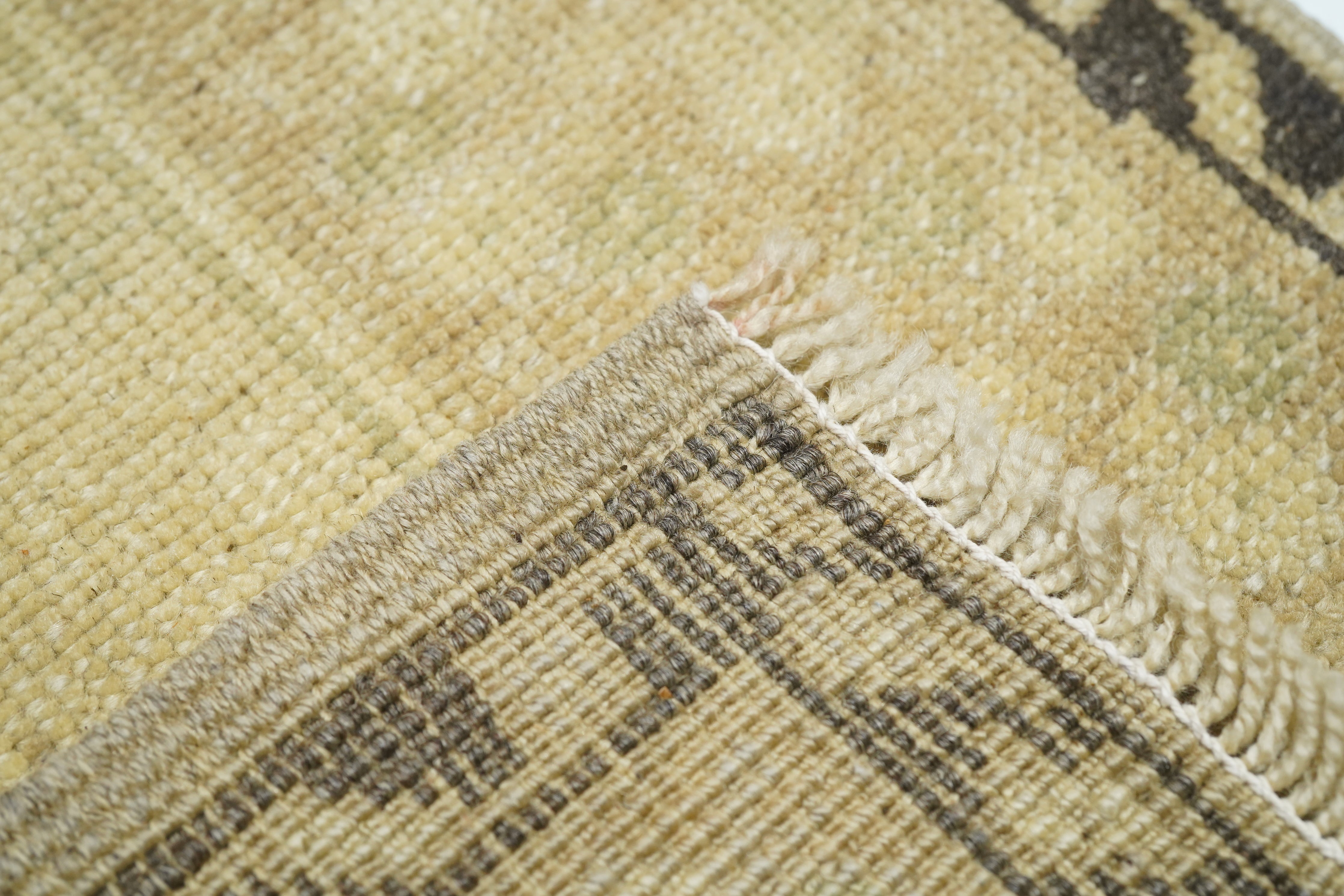 Geometric Rug 2'11'' x 5'10''