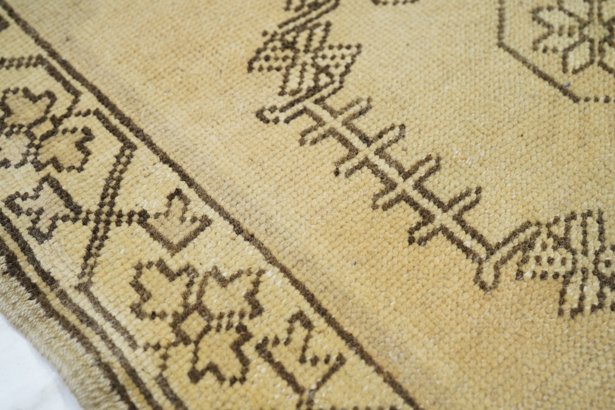 Turkish Rug 2'4'' x 4'9''