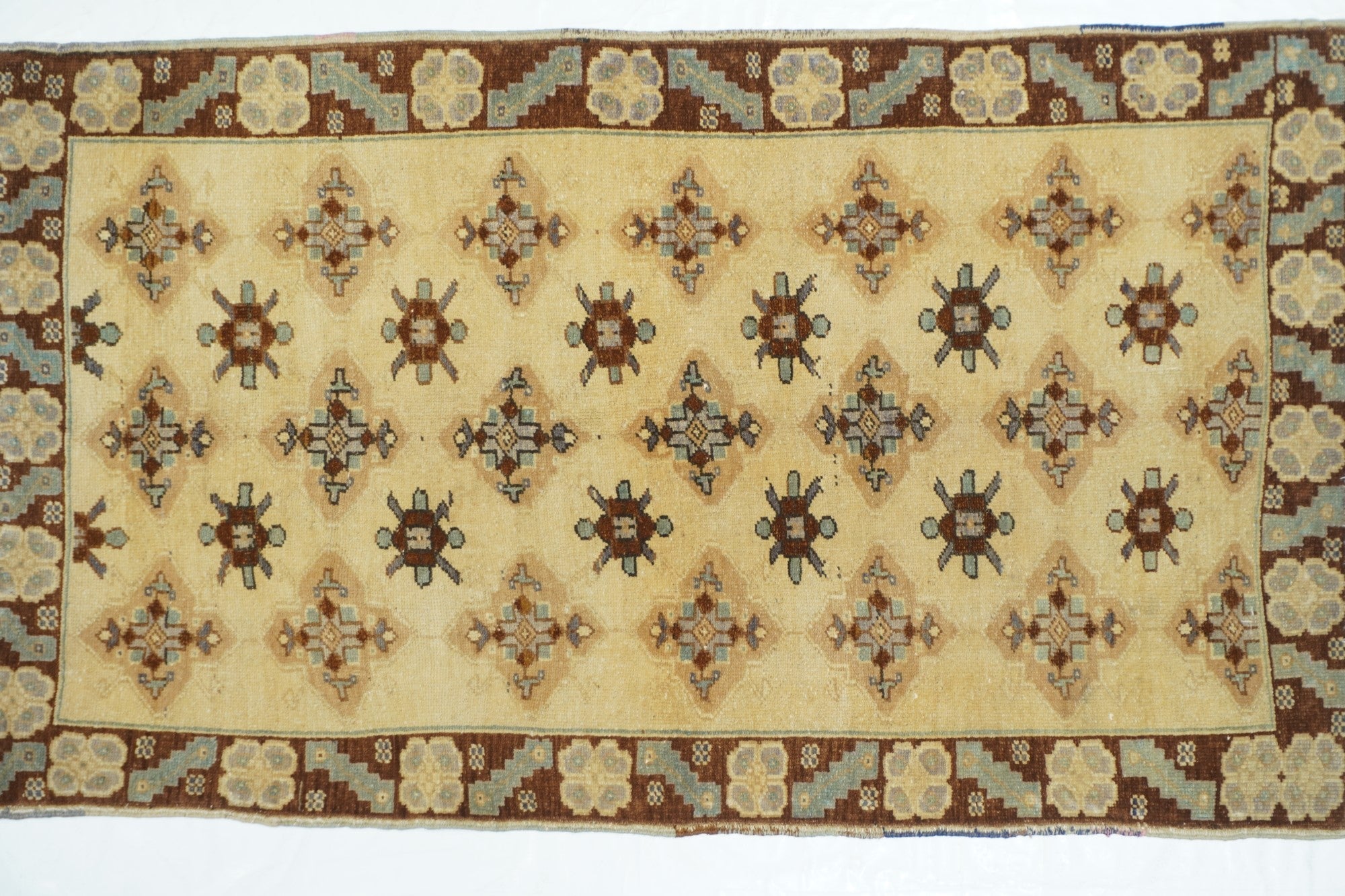 Turkish Rug 3'4'' x 5'8''