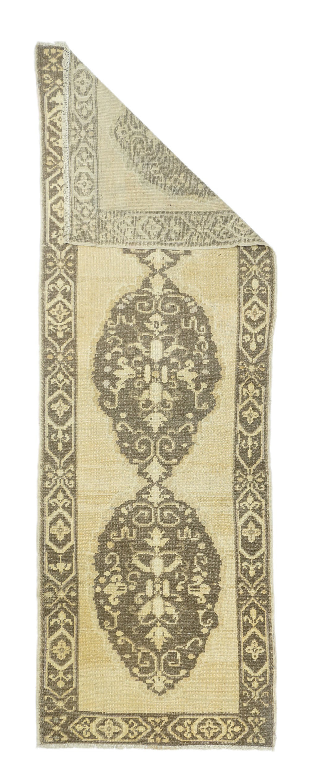Geometric Runner 2'9'' x 8'7''