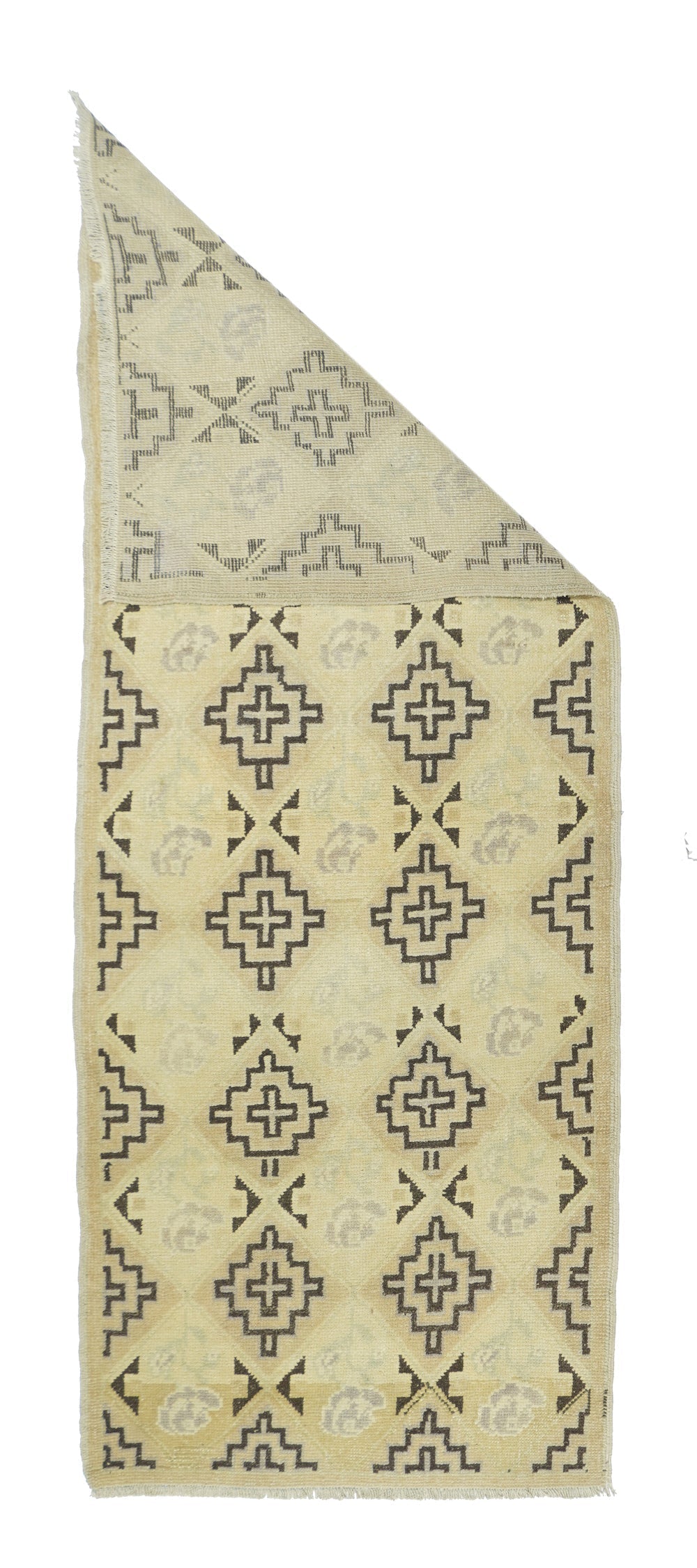 Geometric Rug 2'8'' x 7'0"