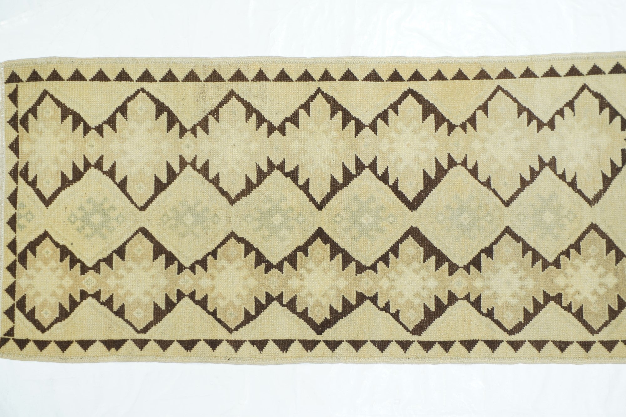 Vintage Turkish Rug 2'9'' x 5'10''