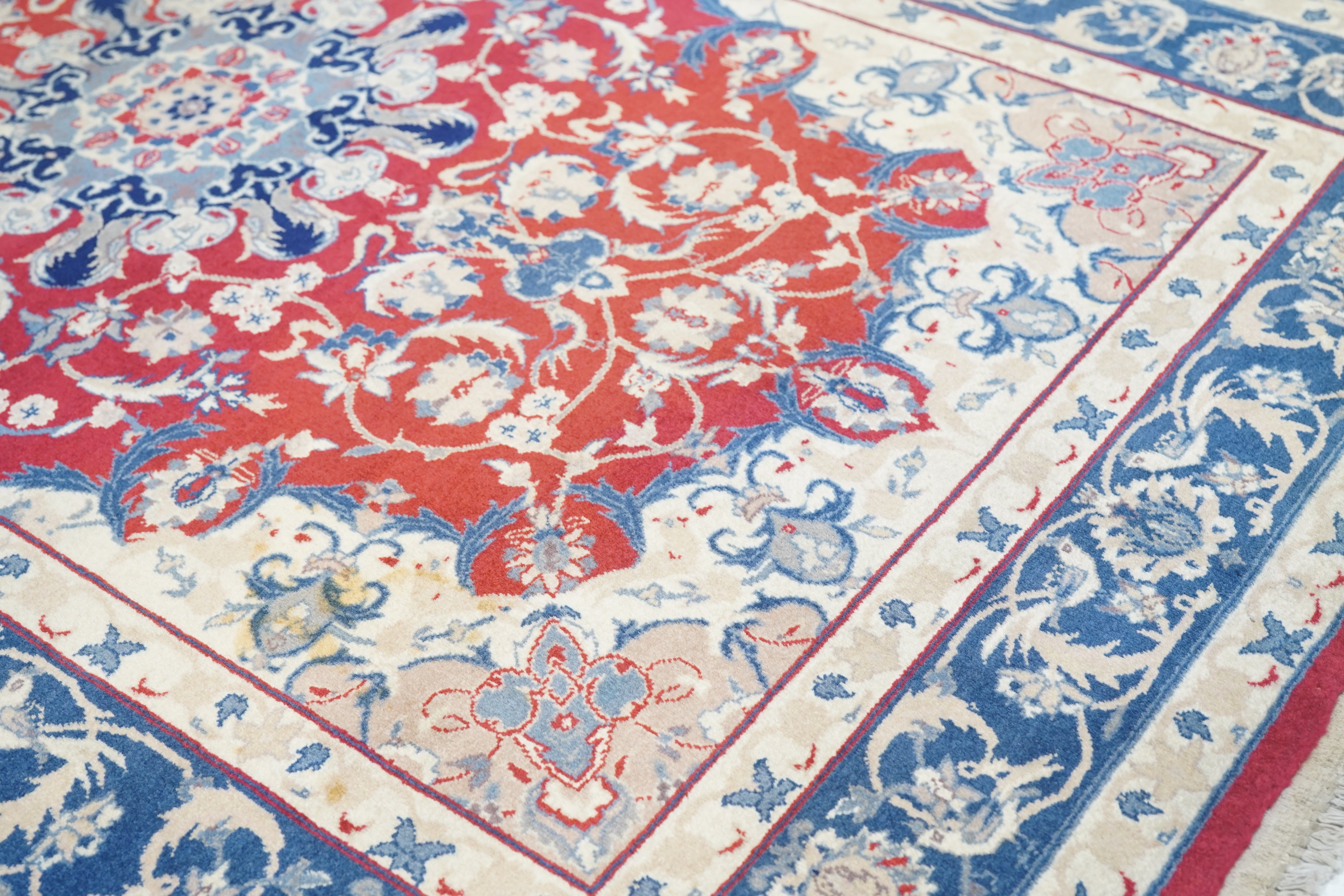 Vintage Isfahan Rug 4'0'' x 6'0''