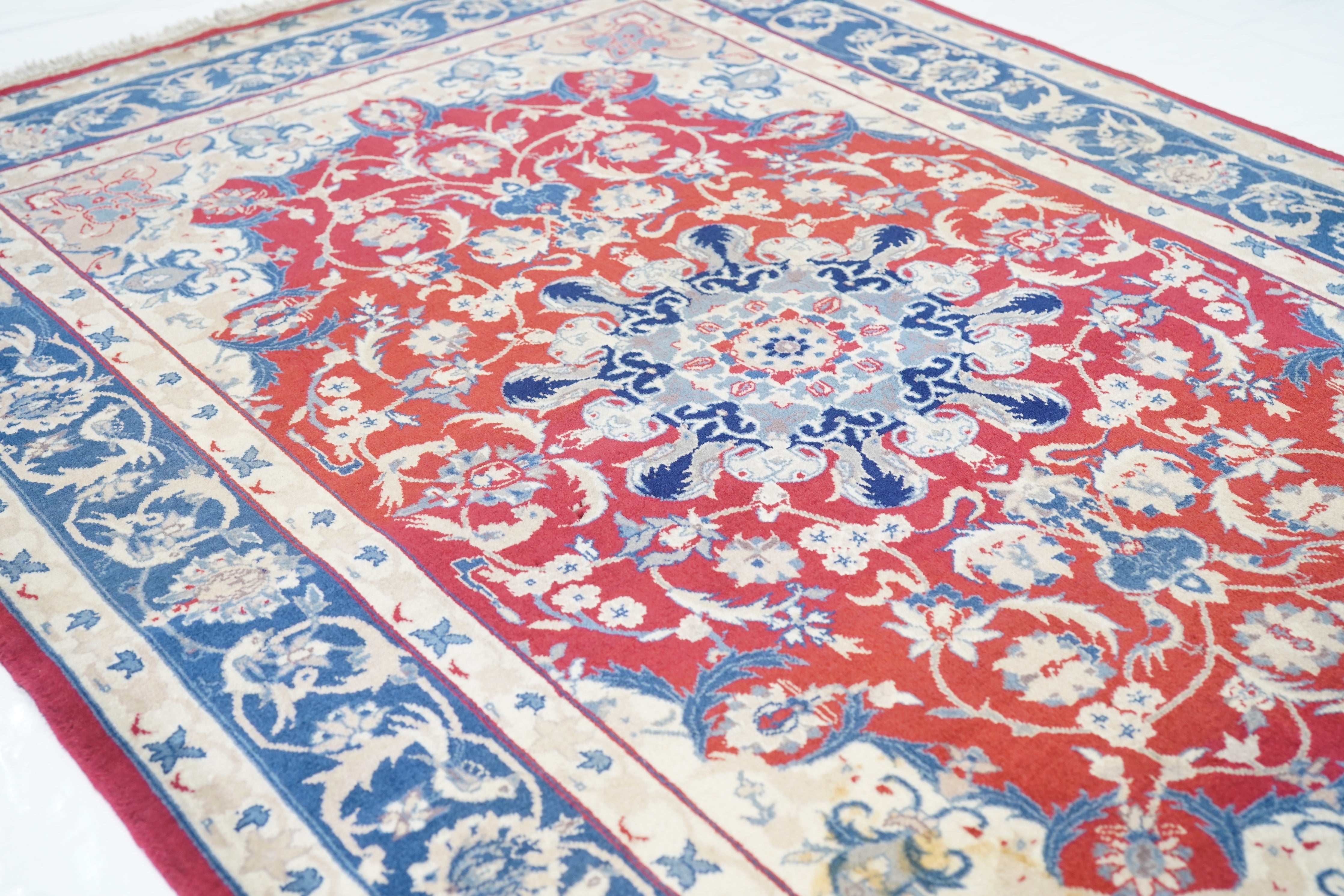 Vintage Isfahan Rug 4'0'' x 6'0''