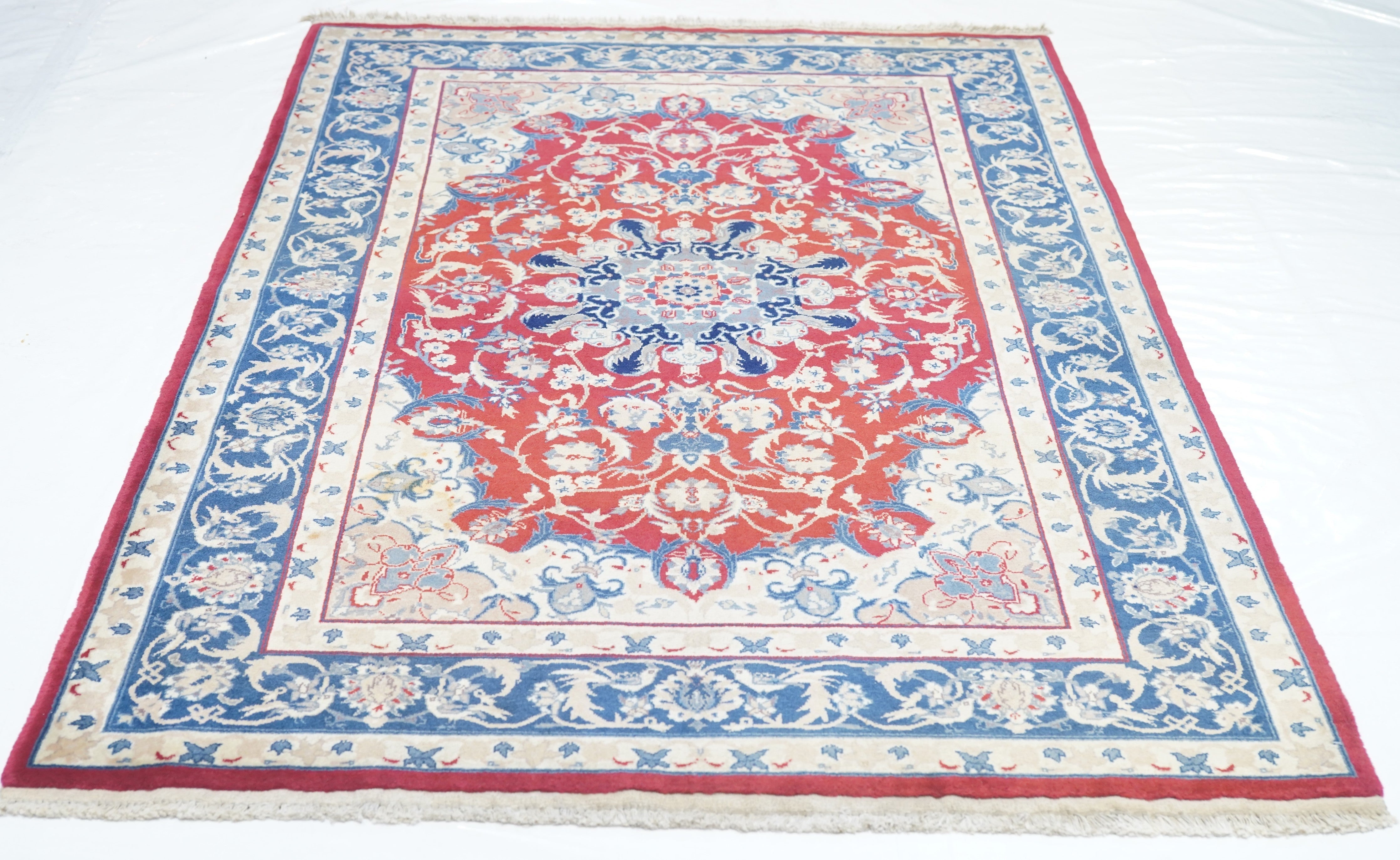 Vintage Isfahan Rug 4'0'' x 6'0''