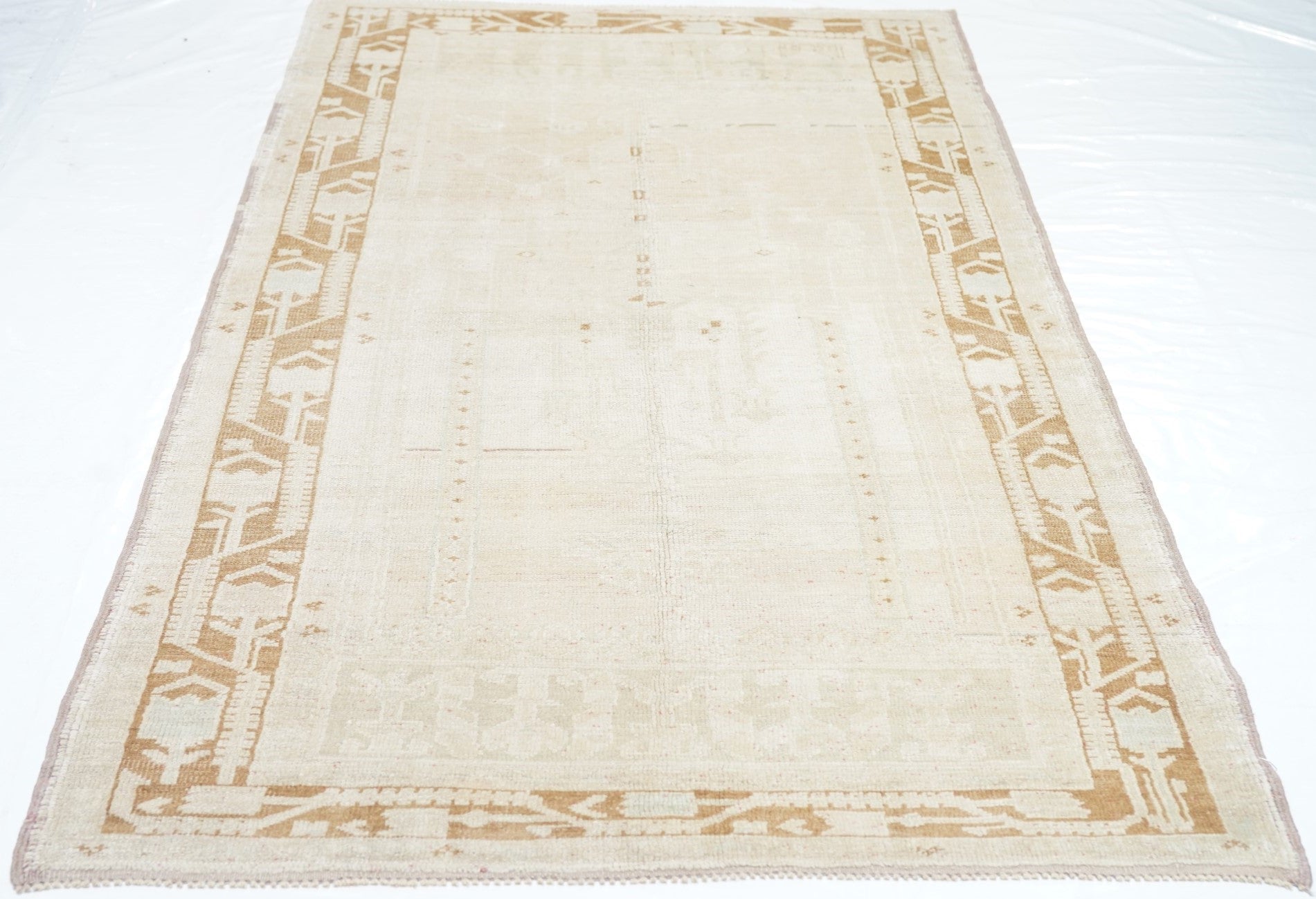 Vintage Oushak Rug 4'0" x 7'2''