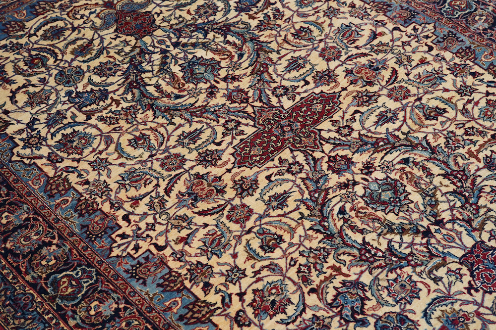 Antique Isfahan Rug 4'10'' x 6'8''