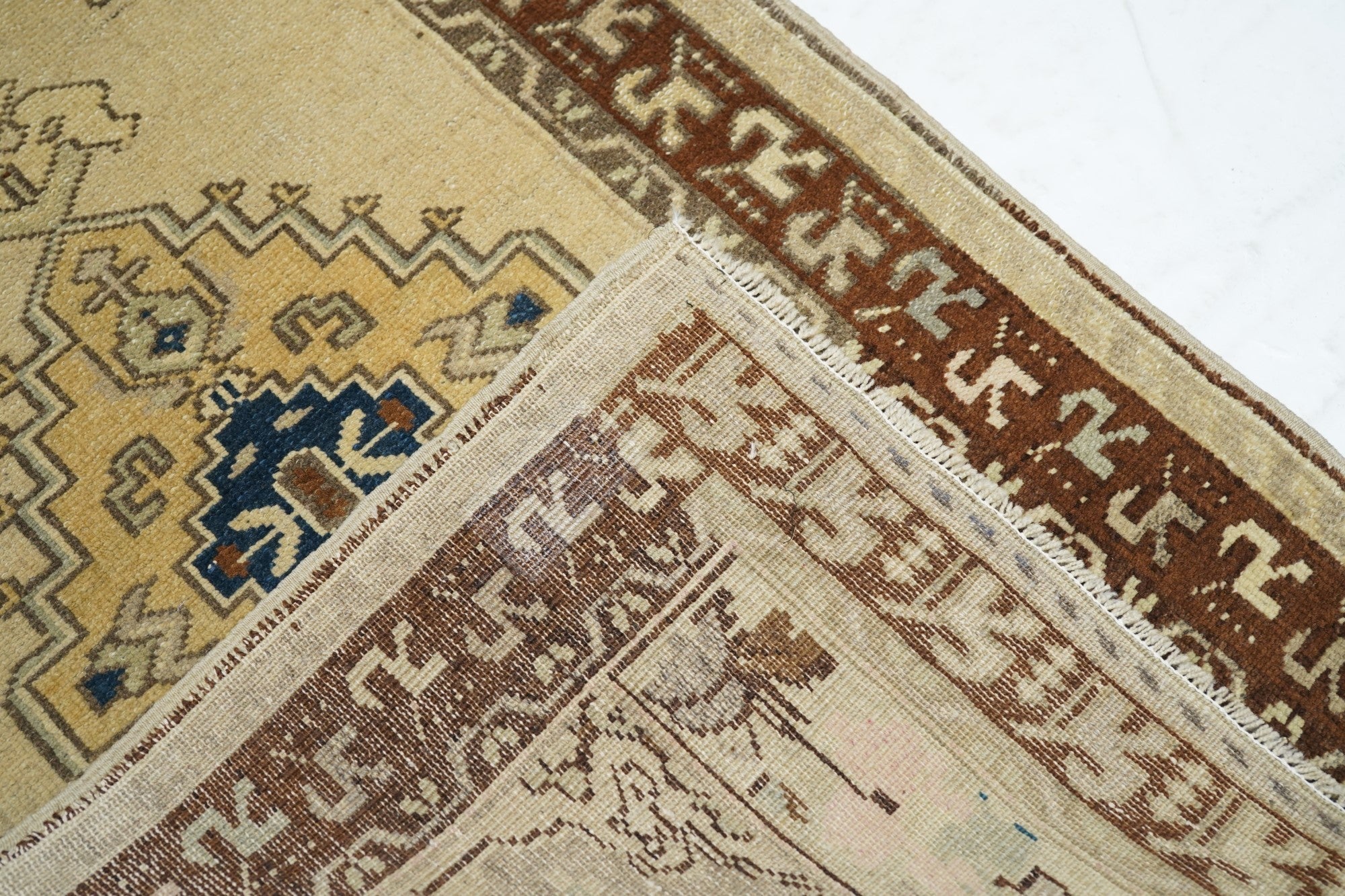 Turkish Rug 2'5'' x 4'5''