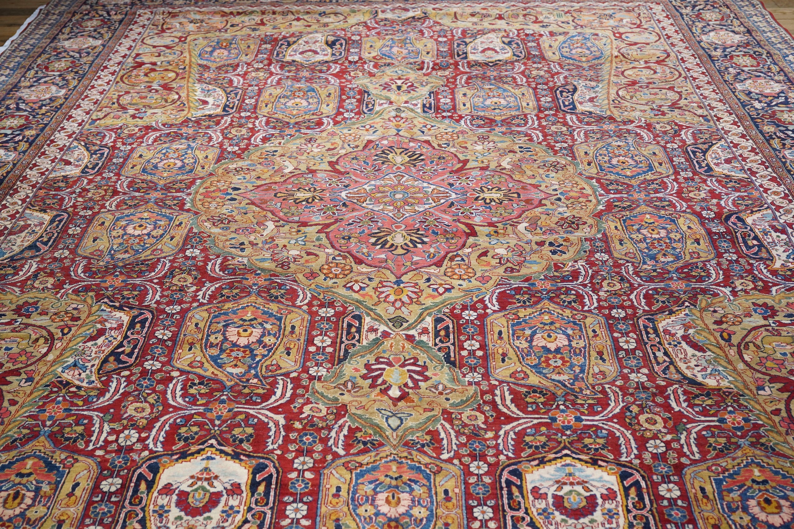 Vintage Sarouk Rug 11' 10'' x 17' 6''