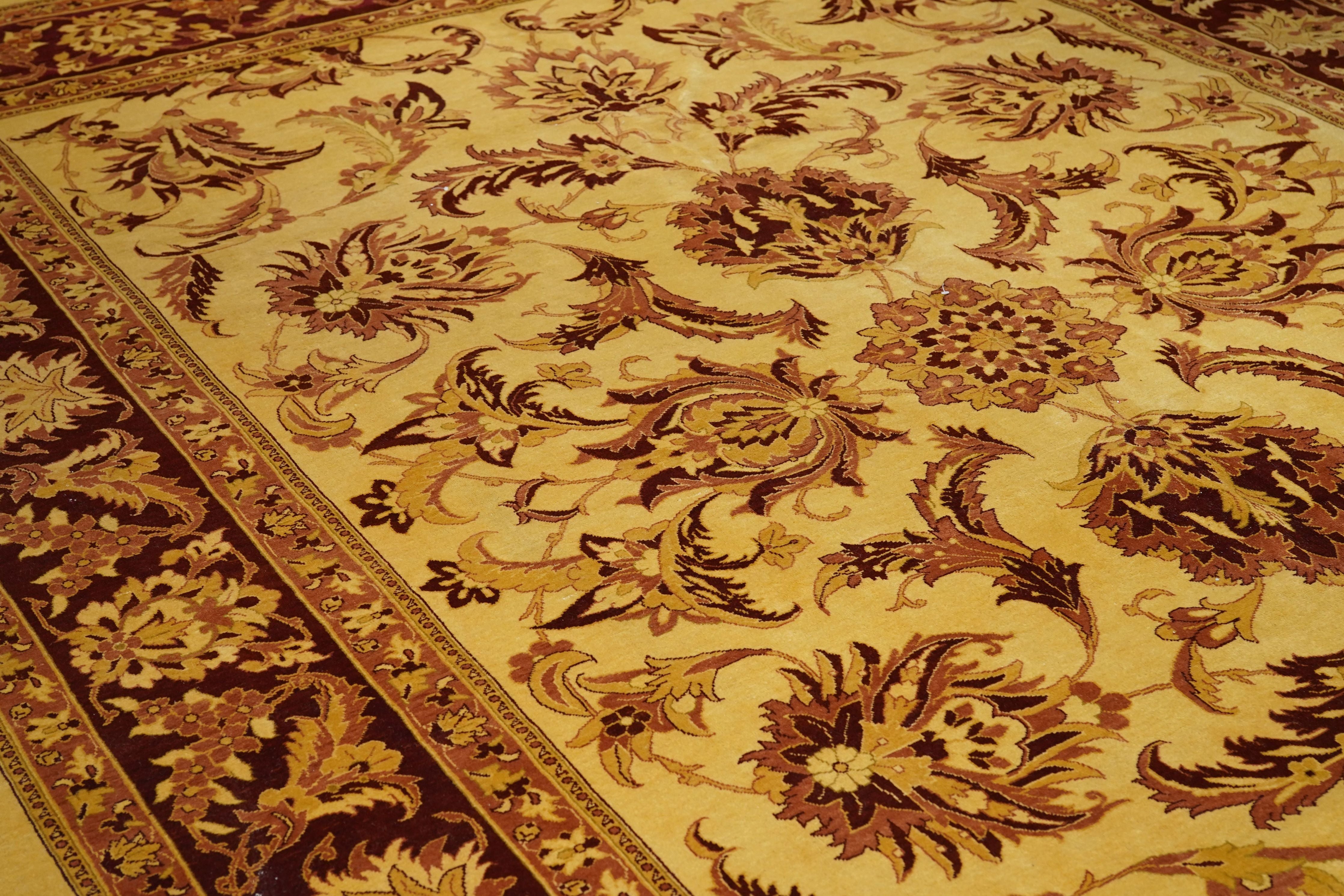 Tabriz Rug 9'11'' x 13'7''