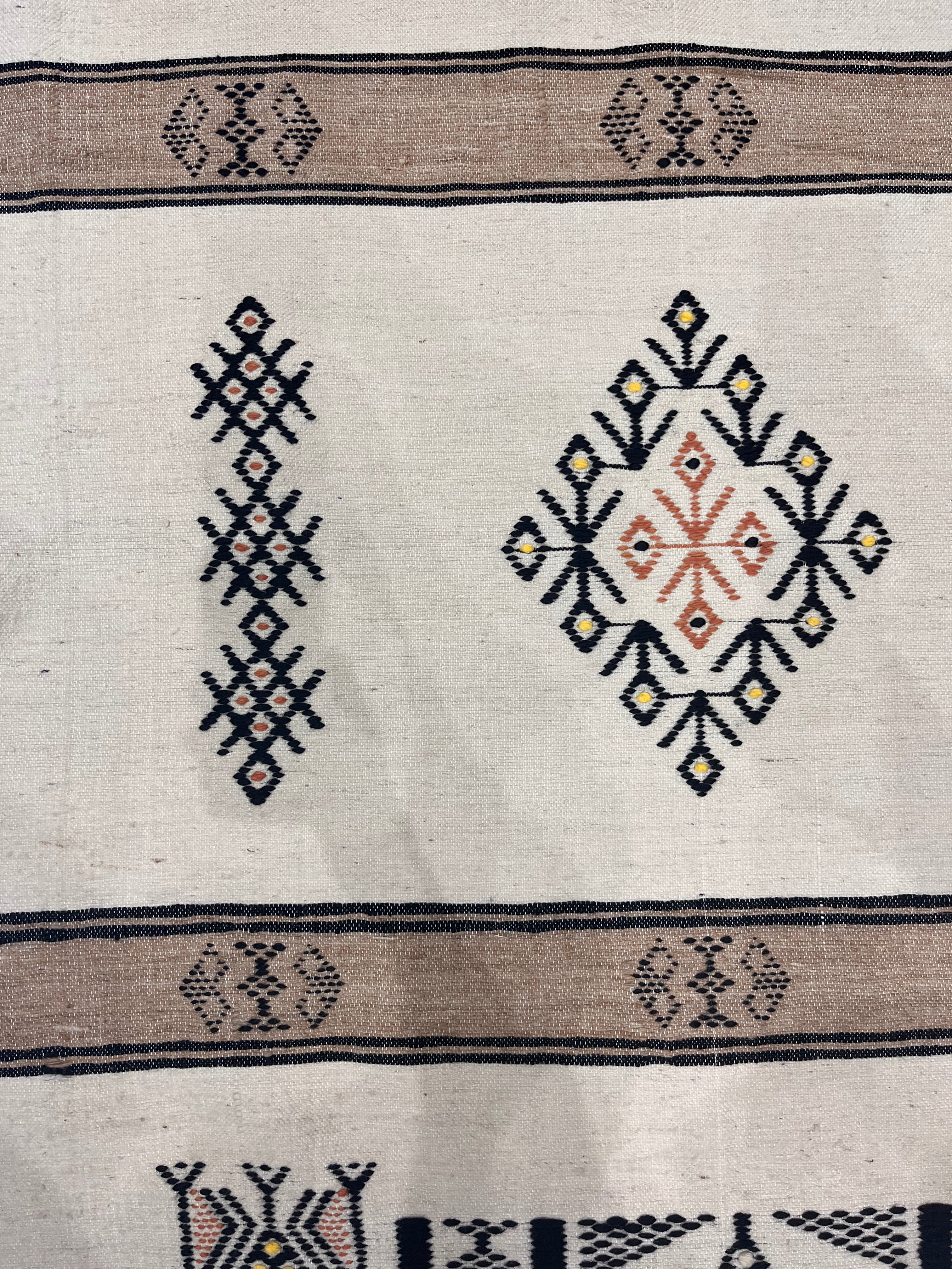 Fine Vintage Moroccan Rug 5'10" x 8' 5"