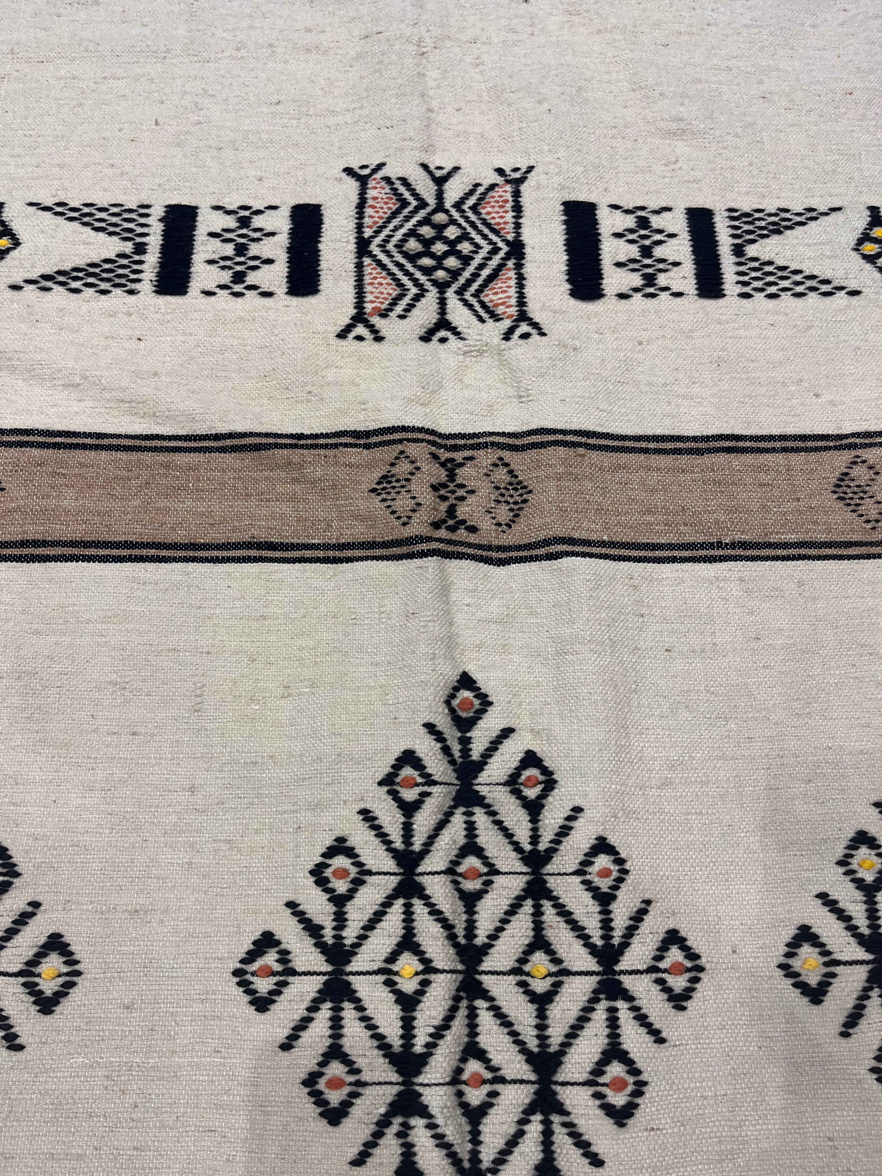 Fine Vintage Moroccan Rug 5'10" x 8' 5"