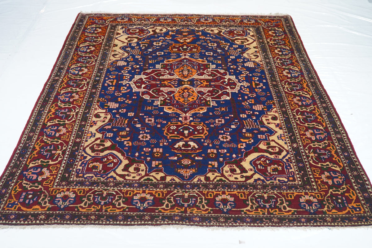 Vintage Isfahan Rug 4'9'' x 6'10''