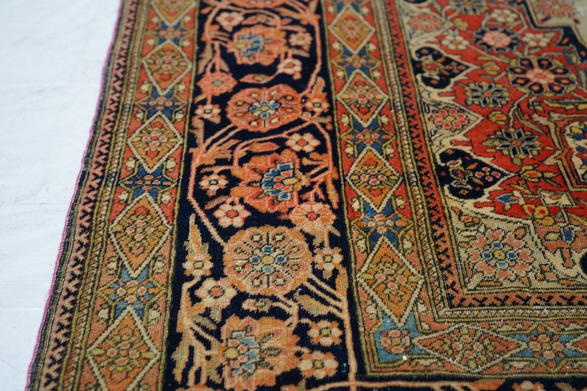 Antique Mohtashem Kashan Rug 4'6'' x 6'6''