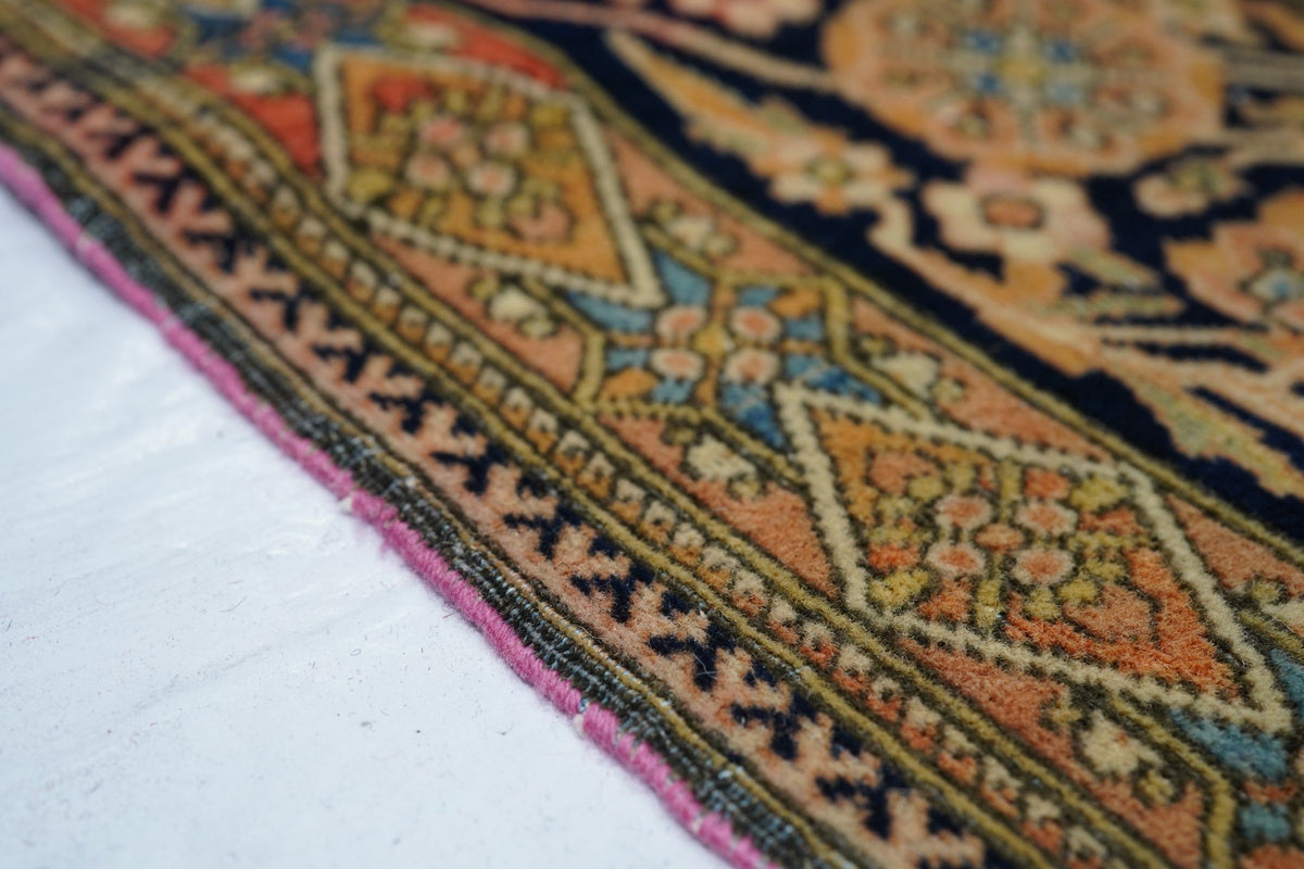 Antique Mohtashem Kashan Rug 4'6'' x 6'6''
