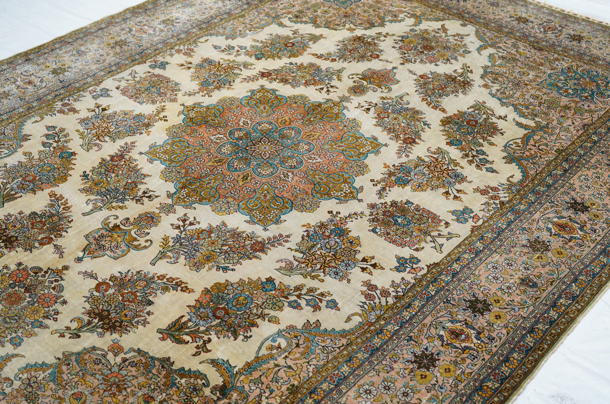 Extremely Fine Antique Silk Hereke Rug 6'6'' x 9'6''