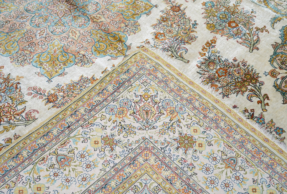 Extremely Fine Antique Silk Hereke Rug 6'6'' x 9'6''