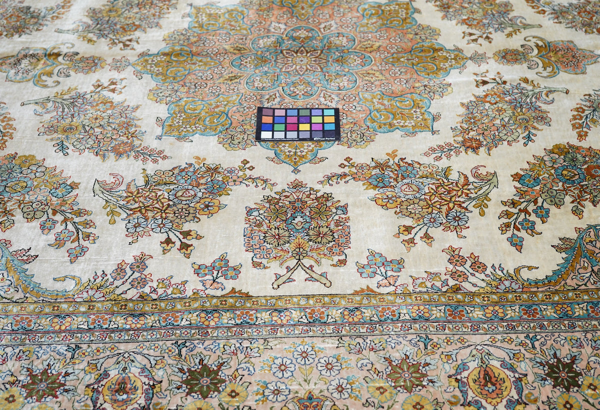 Extremely Fine Antique Silk Hereke Rug 6'6'' x 9'6''