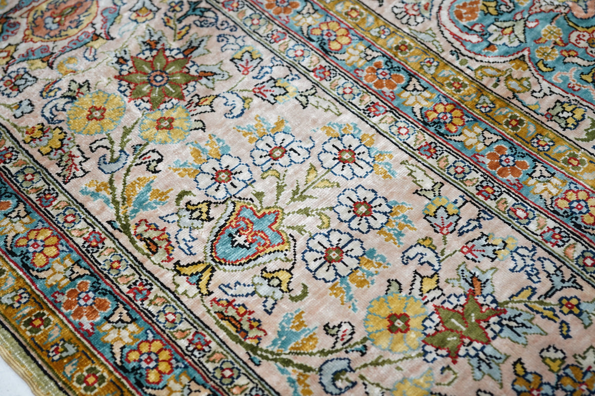 Extremely Fine Antique Silk Hereke Rug 6'6'' x 9'6''