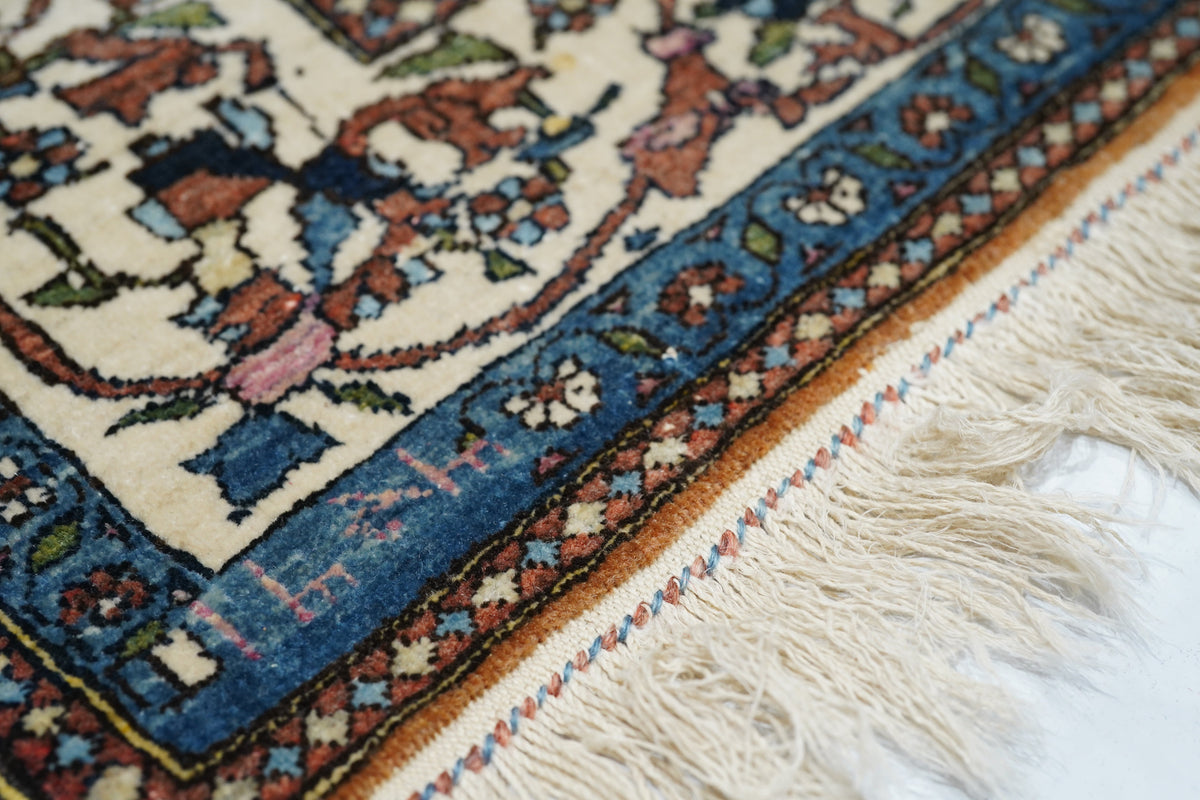 Antique Isfahan Rug 3'5'' x 4'6''