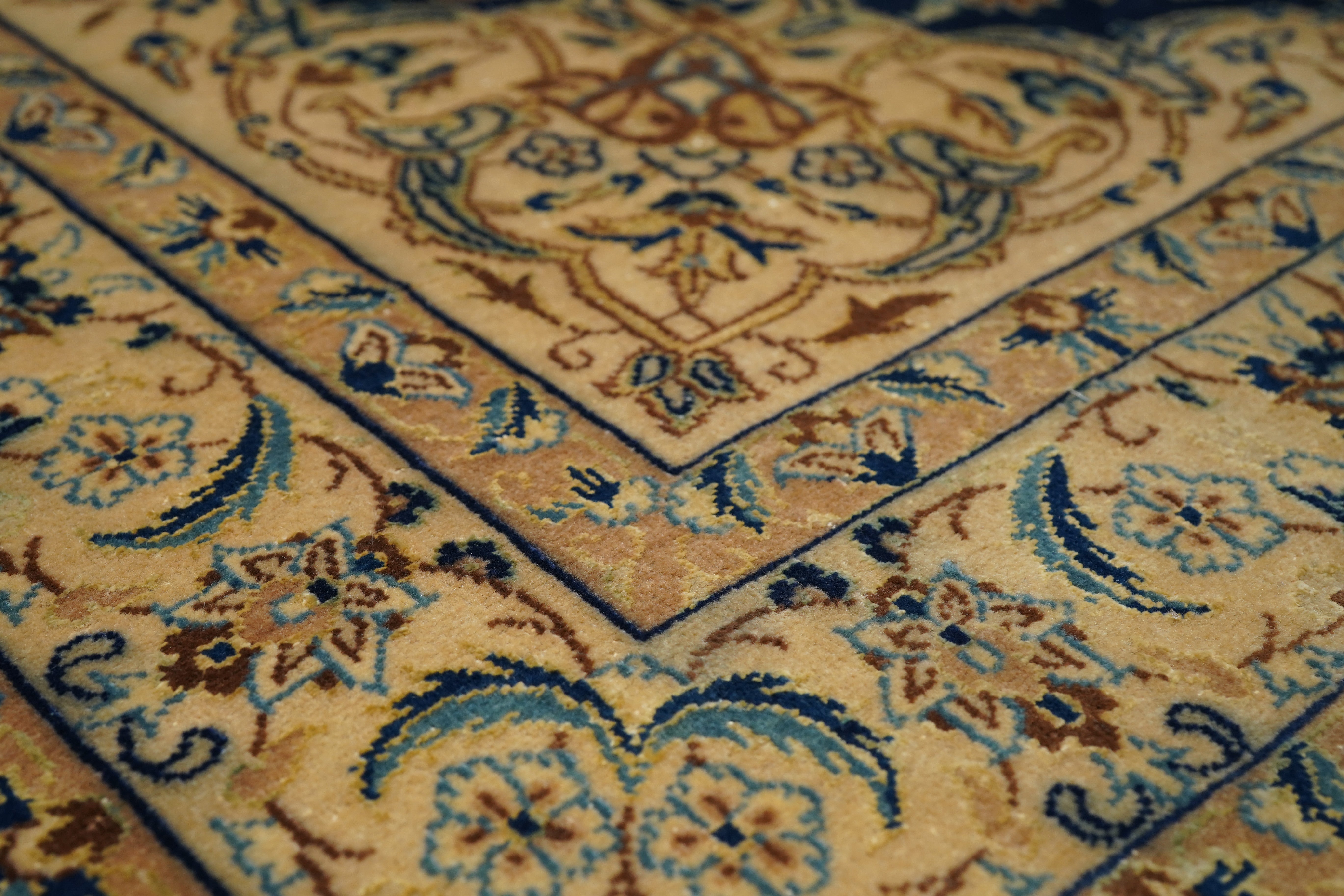Vintage Nain Rug 4'5'' x 7'4''