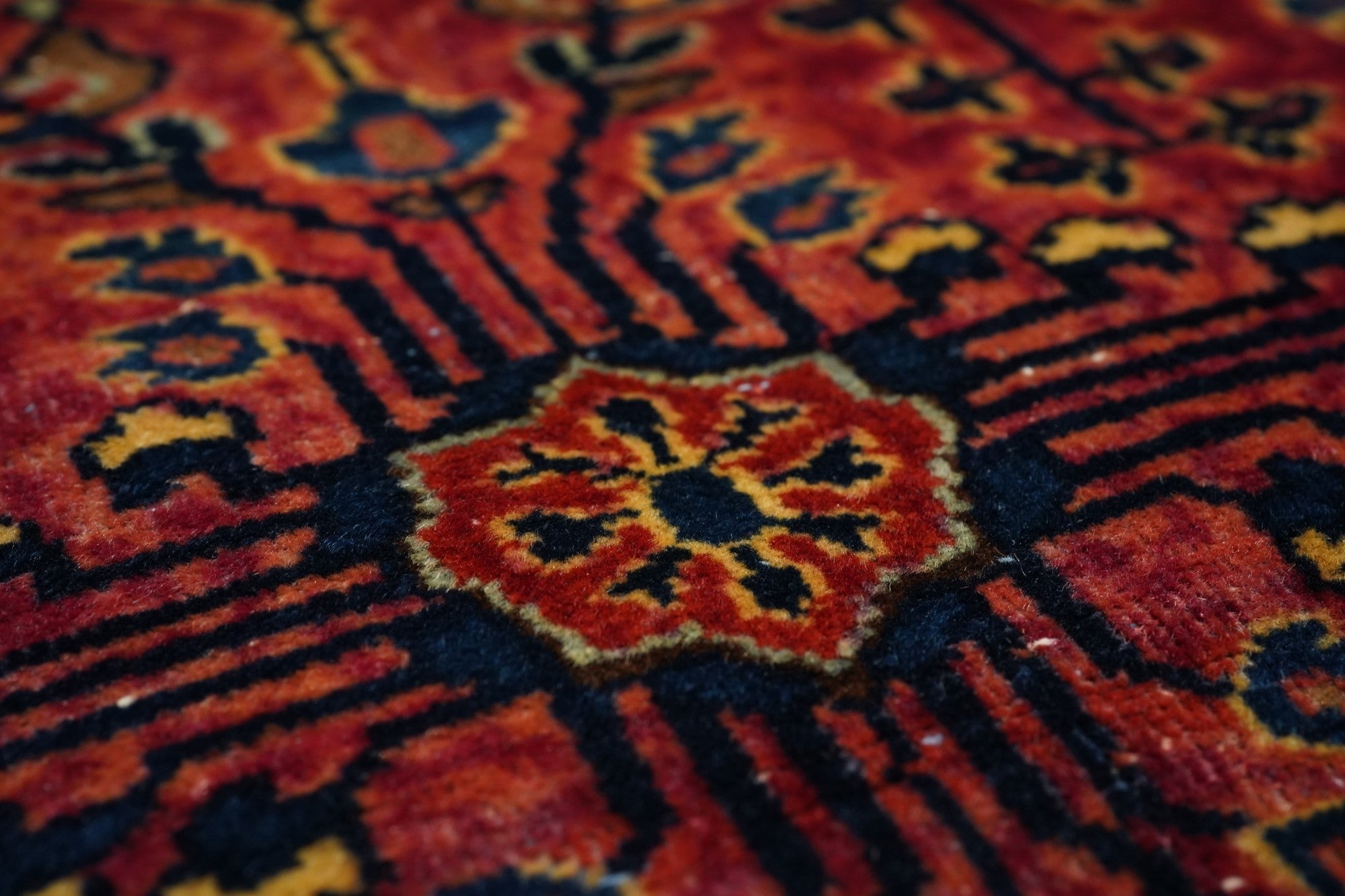 Antique Sarouk Rug 2'0" x 4'2''