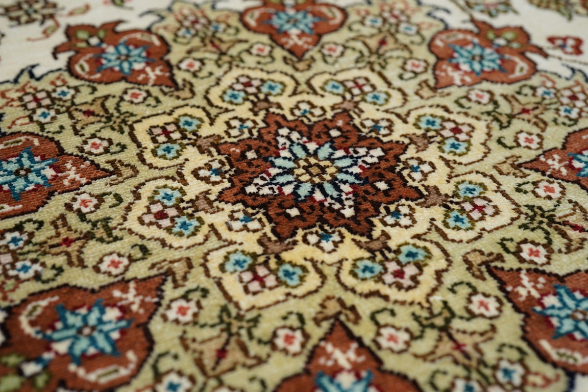 Design Silk Rug 2'8'' x 4'2''