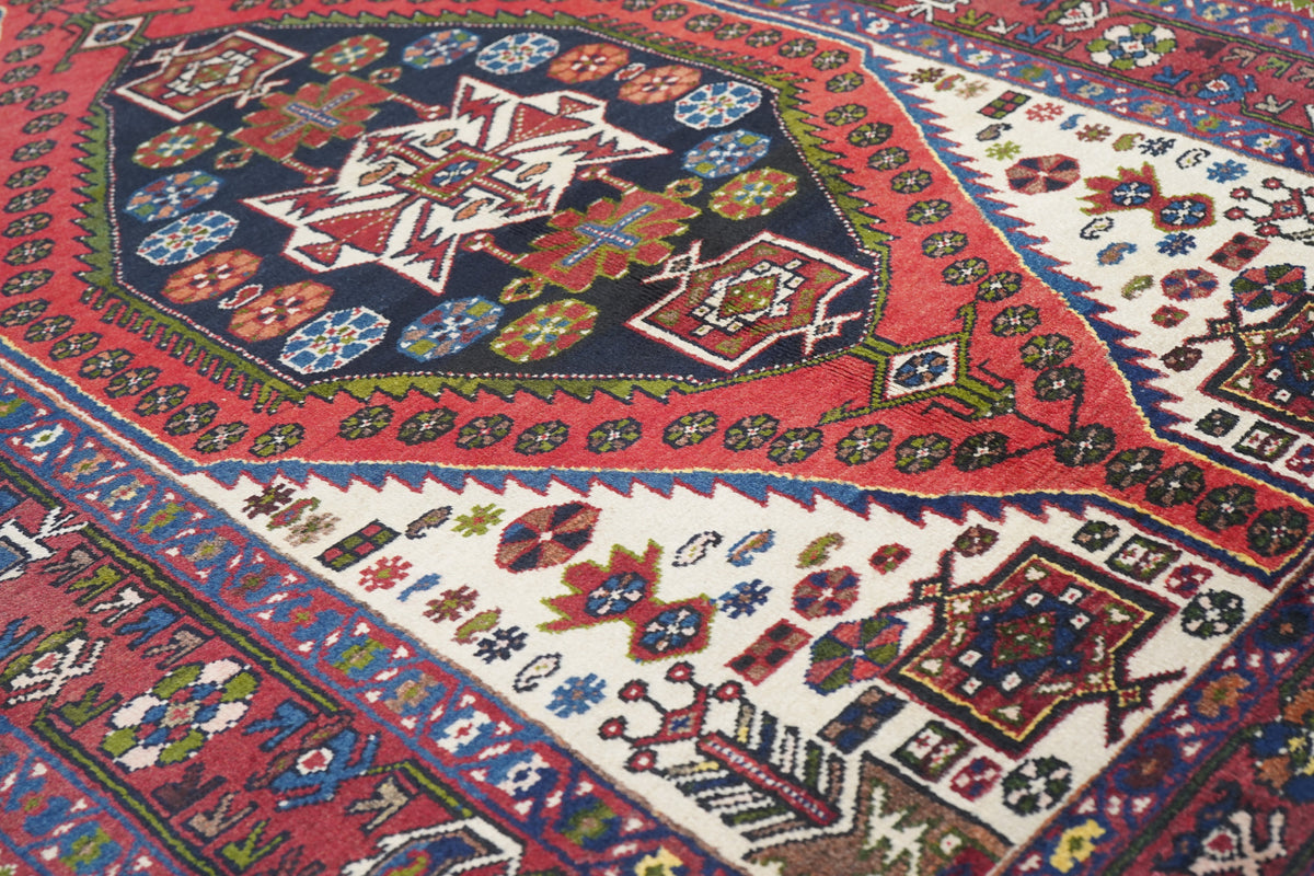 Vintage Bakhtiari Rug 4'7'' x 6'9''