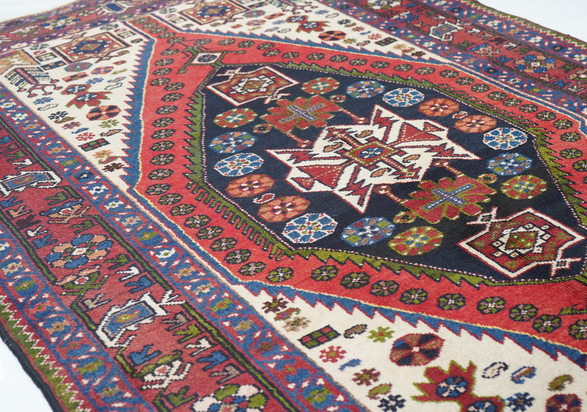 Vintage Bakhtiari Rug 4'7'' x 6'9''