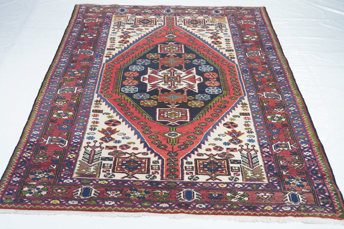 Vintage Bakhtiari Rug 4'7'' x 6'9''