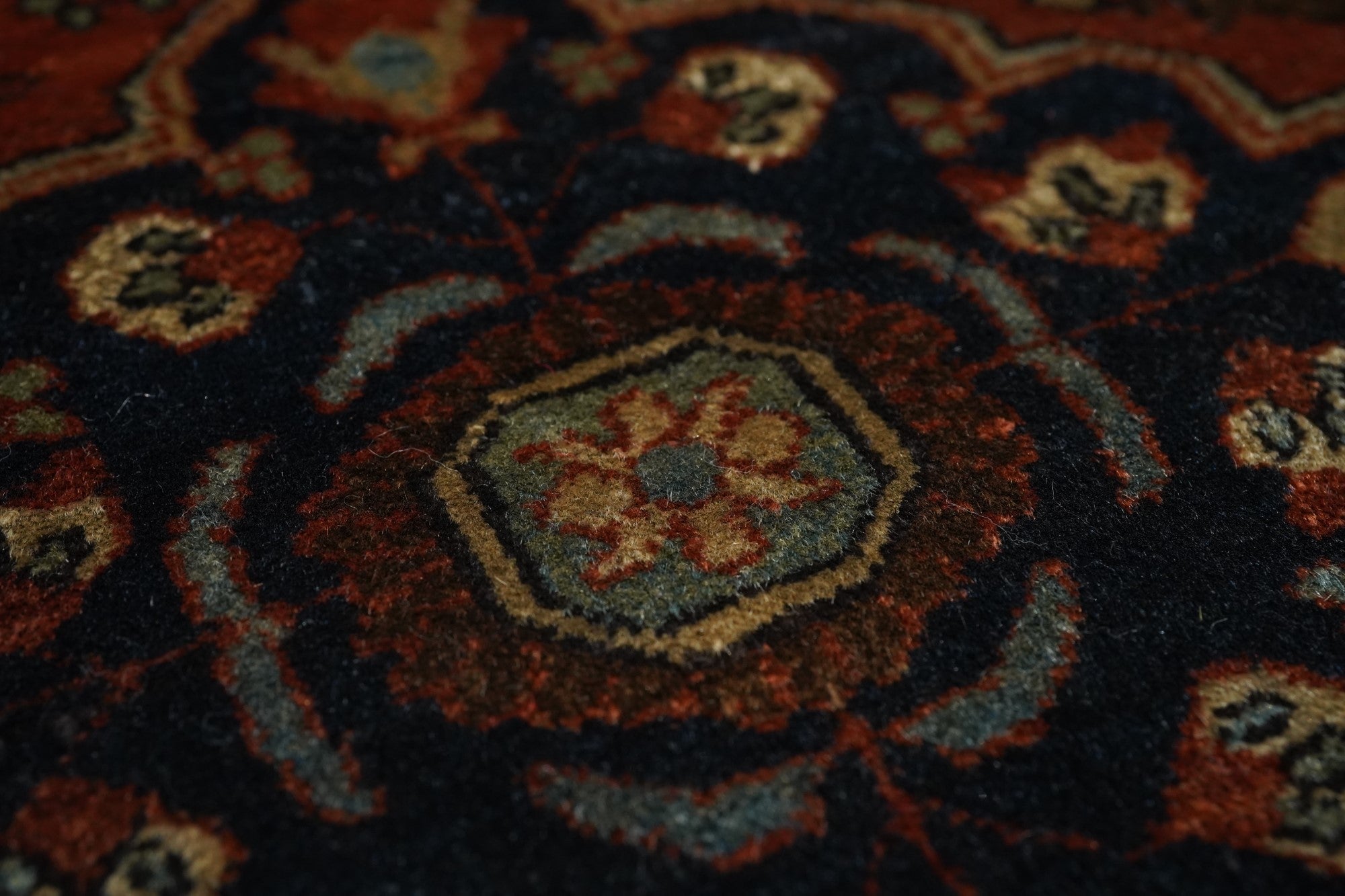 Antique Sarouk Rug 1'10'' x 2'5''
